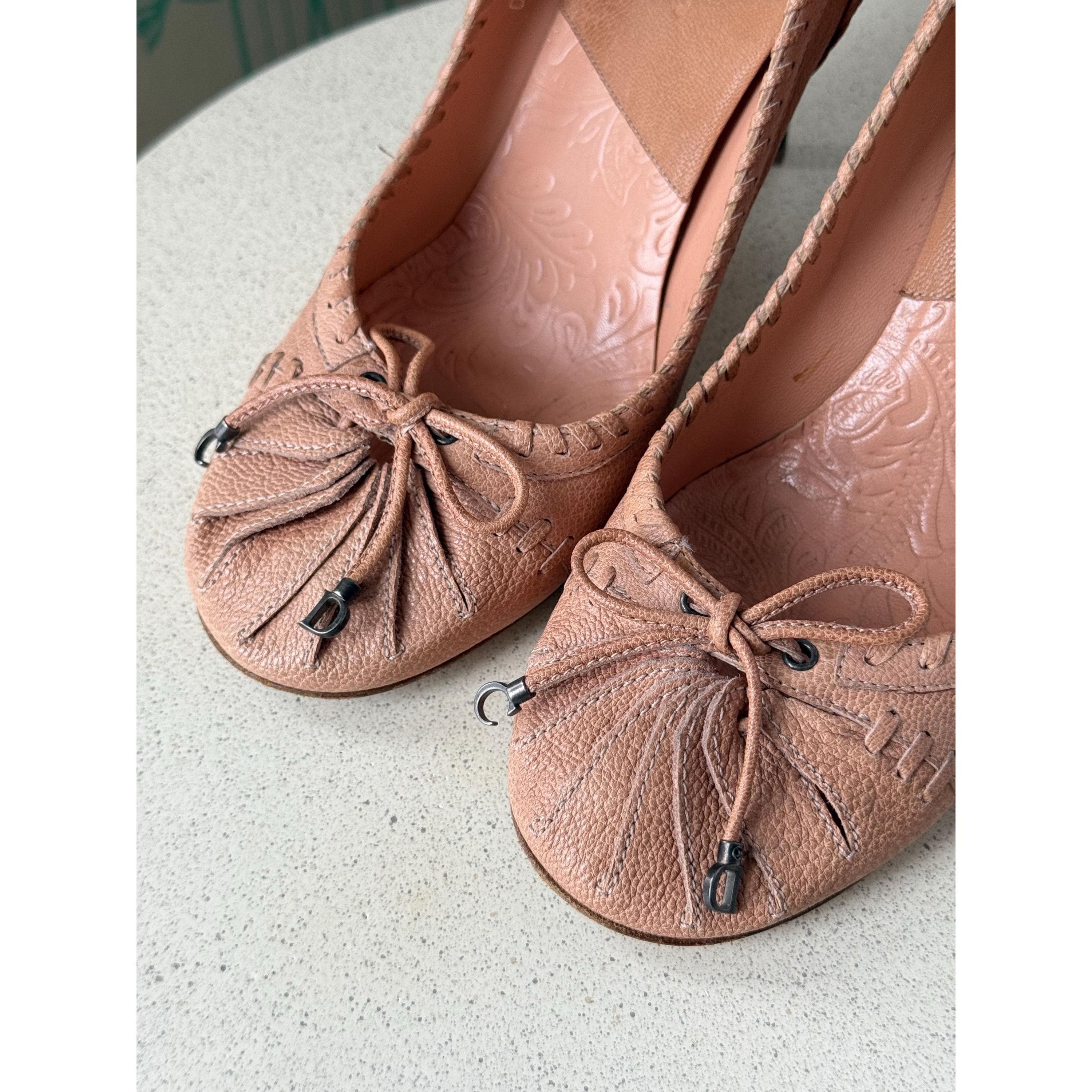 Dior SS 2006 Dior by John Galliano Runway Bow CD Logo Leather Bei Size US 8.5 / IT 38.5 - 6 Thumbnail