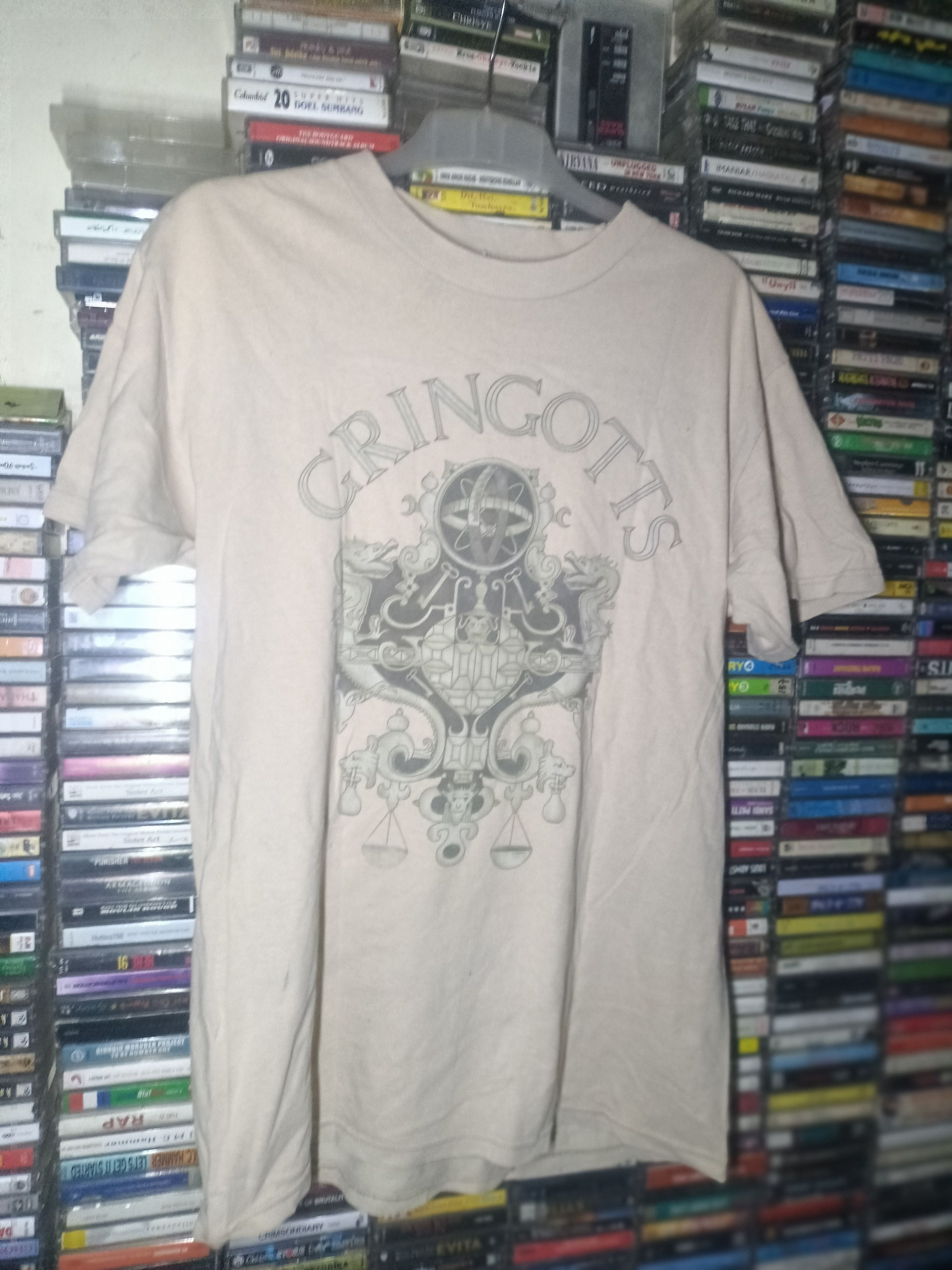 Warner Bros Vintage Harry Potter Deathly Hallows Part 2 Gringotts Size US M / EU 48-50 / 2 - 1 Thumbnail