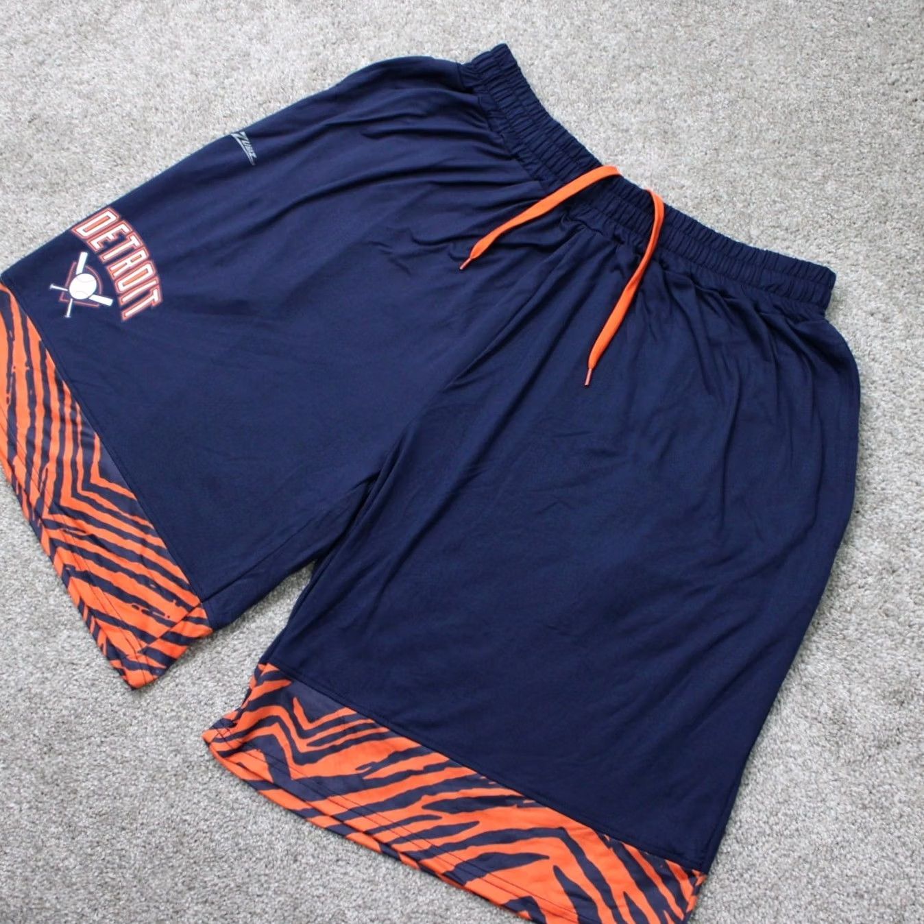 Vintage Zubaz Detroit Tigers Shorts Mens Large Blue/Orange Polyester stretch 11" inseam Size US 33 - 3 Thumbnail