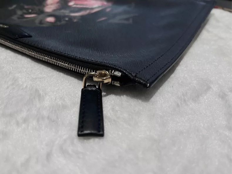 Givenchy Givenchy Large Dog Head Handbag Size ONE SIZE - 3 Thumbnail