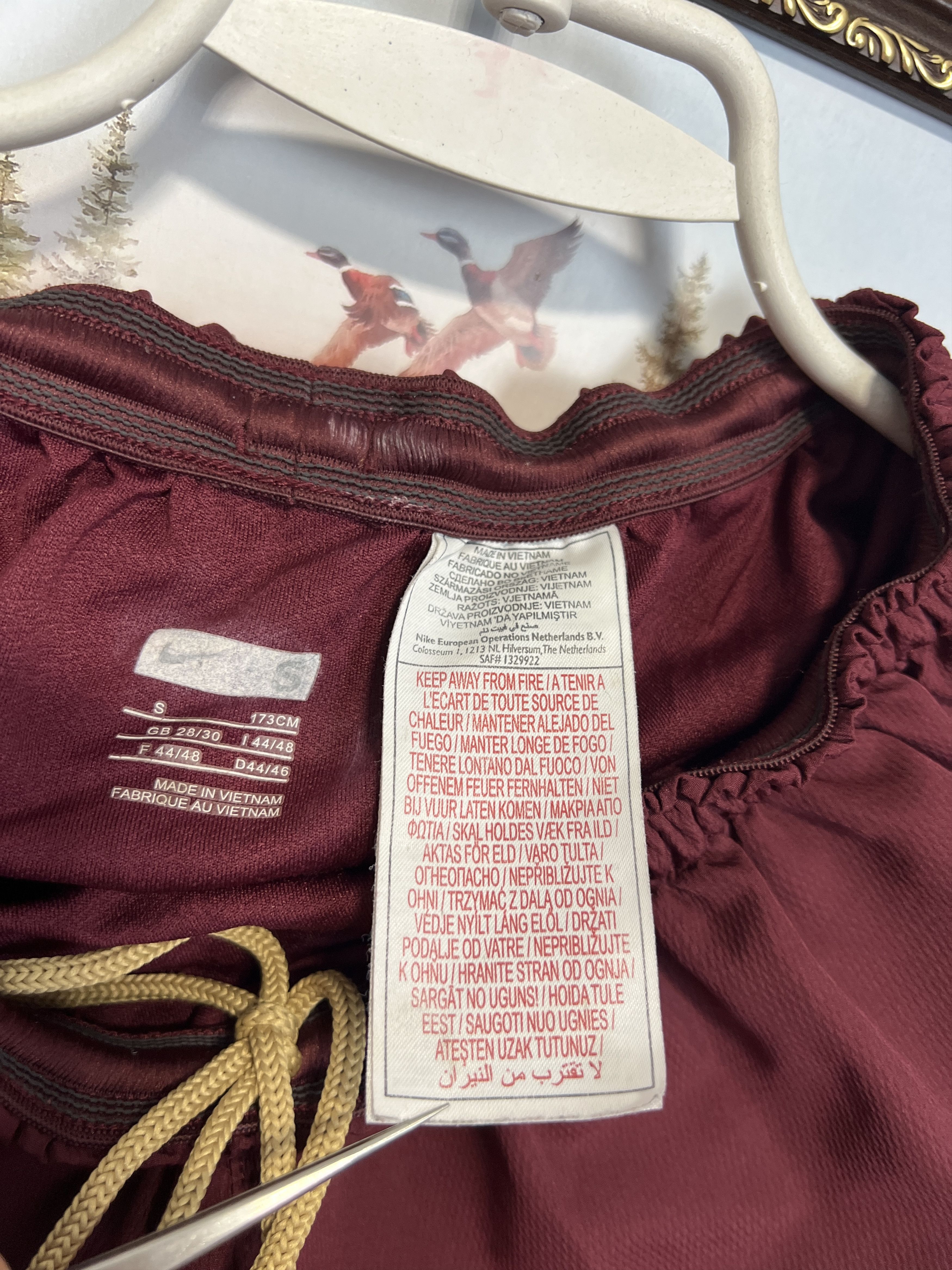 Nike Arsenal Highbury Football Shorts Soccer Burgundy Gunners Size US 30 / EU 46 - 8 Thumbnail