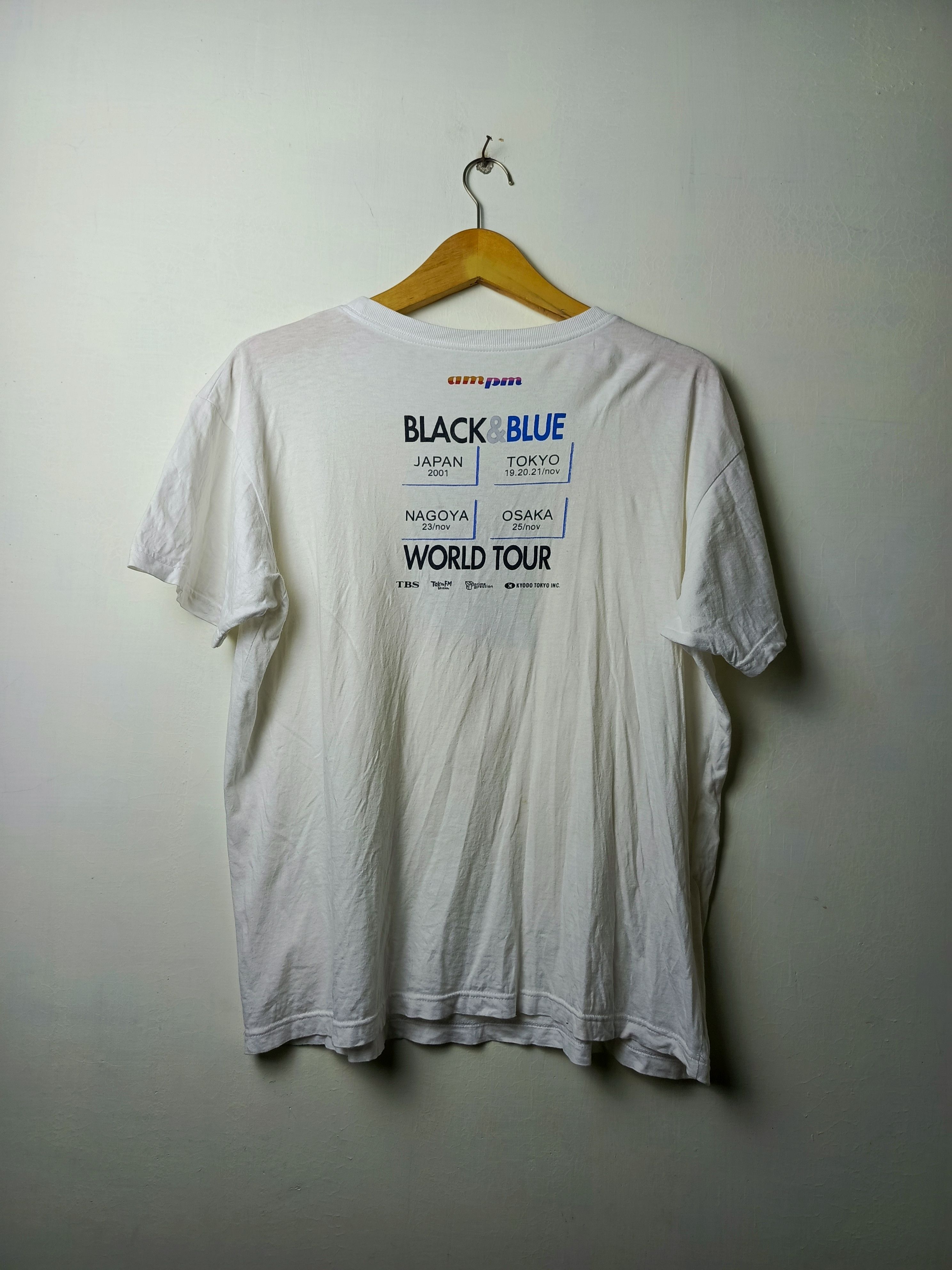 Band Tees Backstreet boys black & blue world Tour 2001 Size US M / EU 48-50 / 2 - 5 Thumbnail