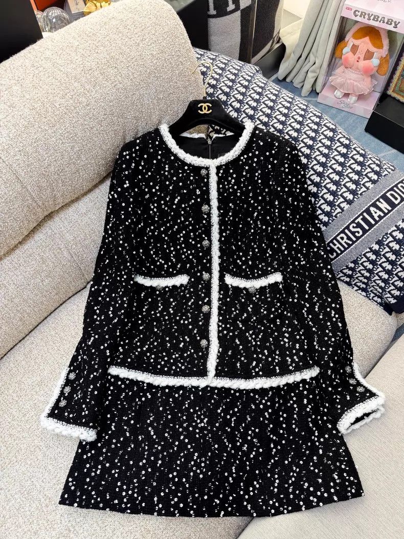Chanel Chanel White rolled-edge snowflake sequin full of stars tw Size XS / US 0-2 / IT 36-38 - 2 Thumbnail