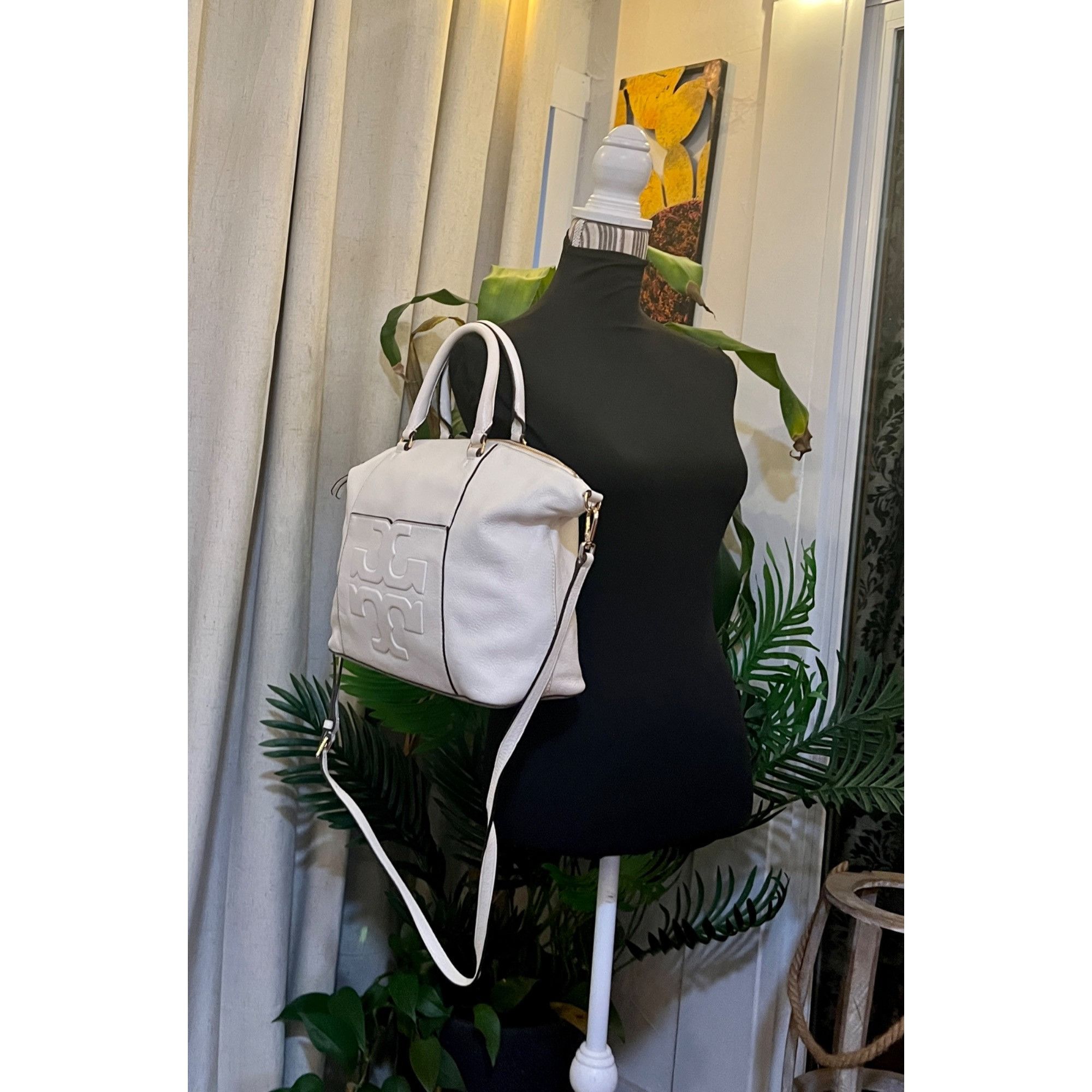 Tory Burch ✺✺ AUTHENTIC TORY BURCH WHITE BOMBE HANDBAG! ✺ Size ONE SIZE - 8 Thumbnail