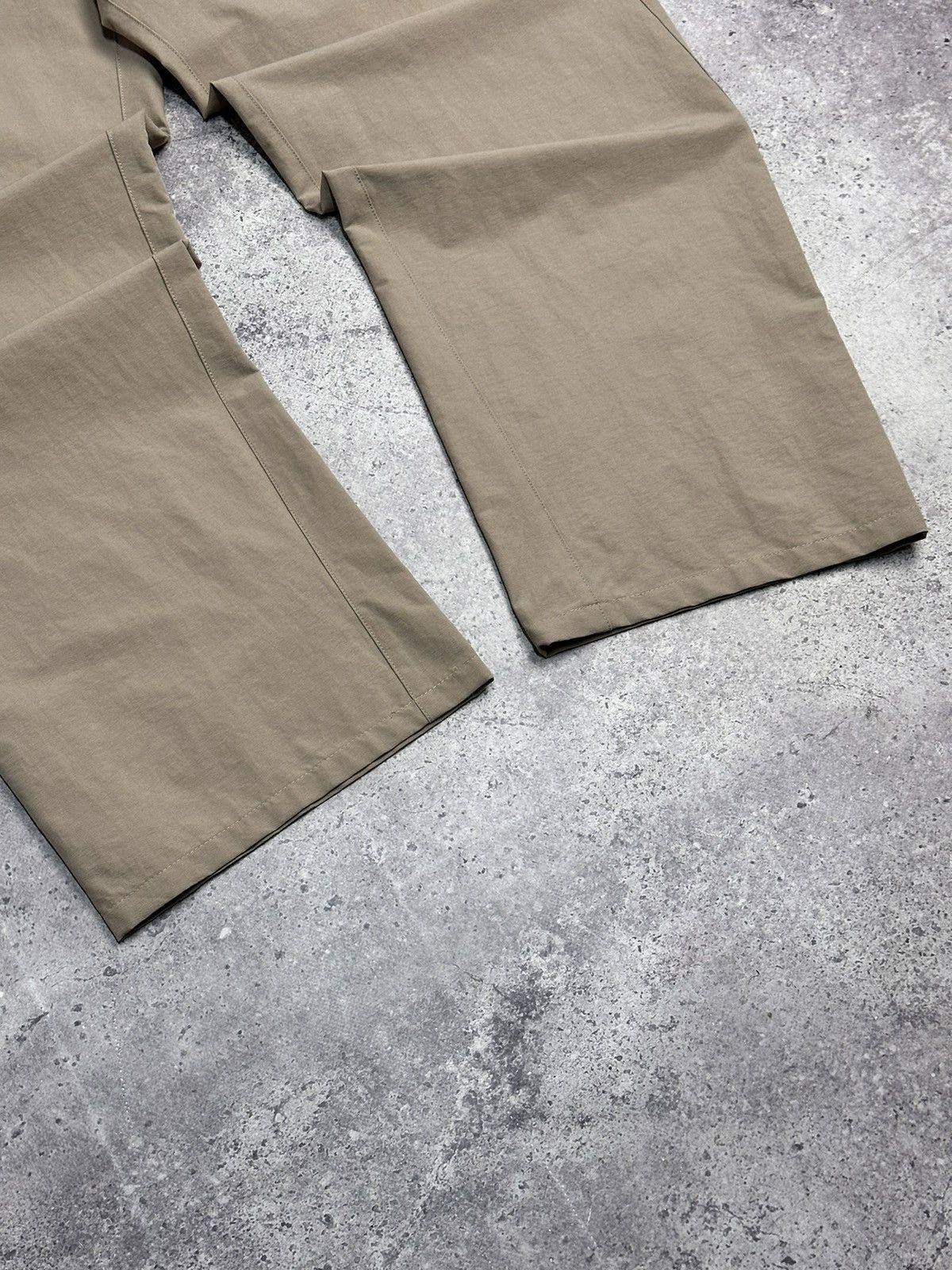 Oakley Vintage Oakley tactical beige pants utility cargo style Size US 38 / EU 54 - 4 Thumbnail