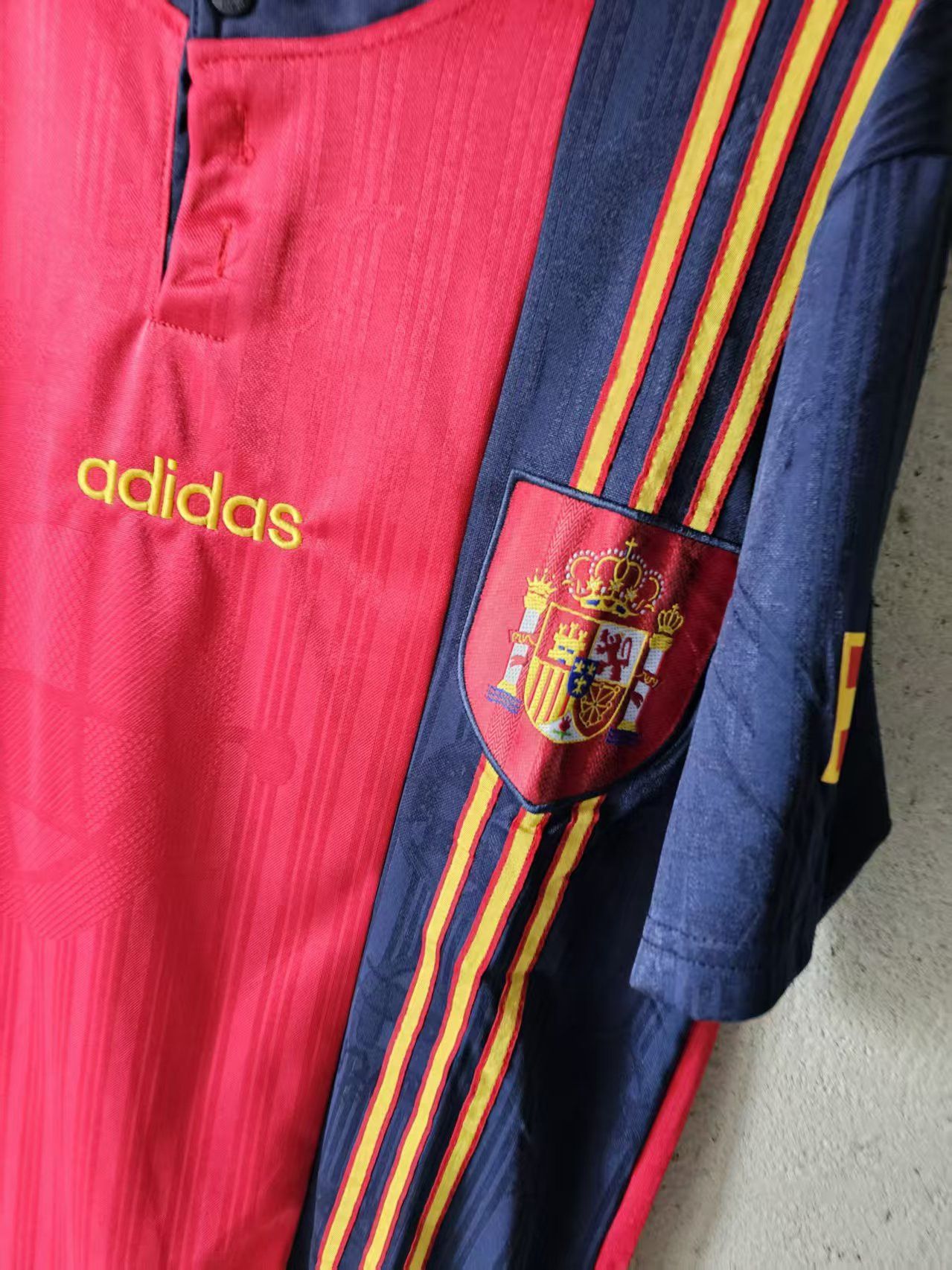 Other 1996 Spain Football Jersey Home Size US XL / EU 56 / 4 - 2 Thumbnail