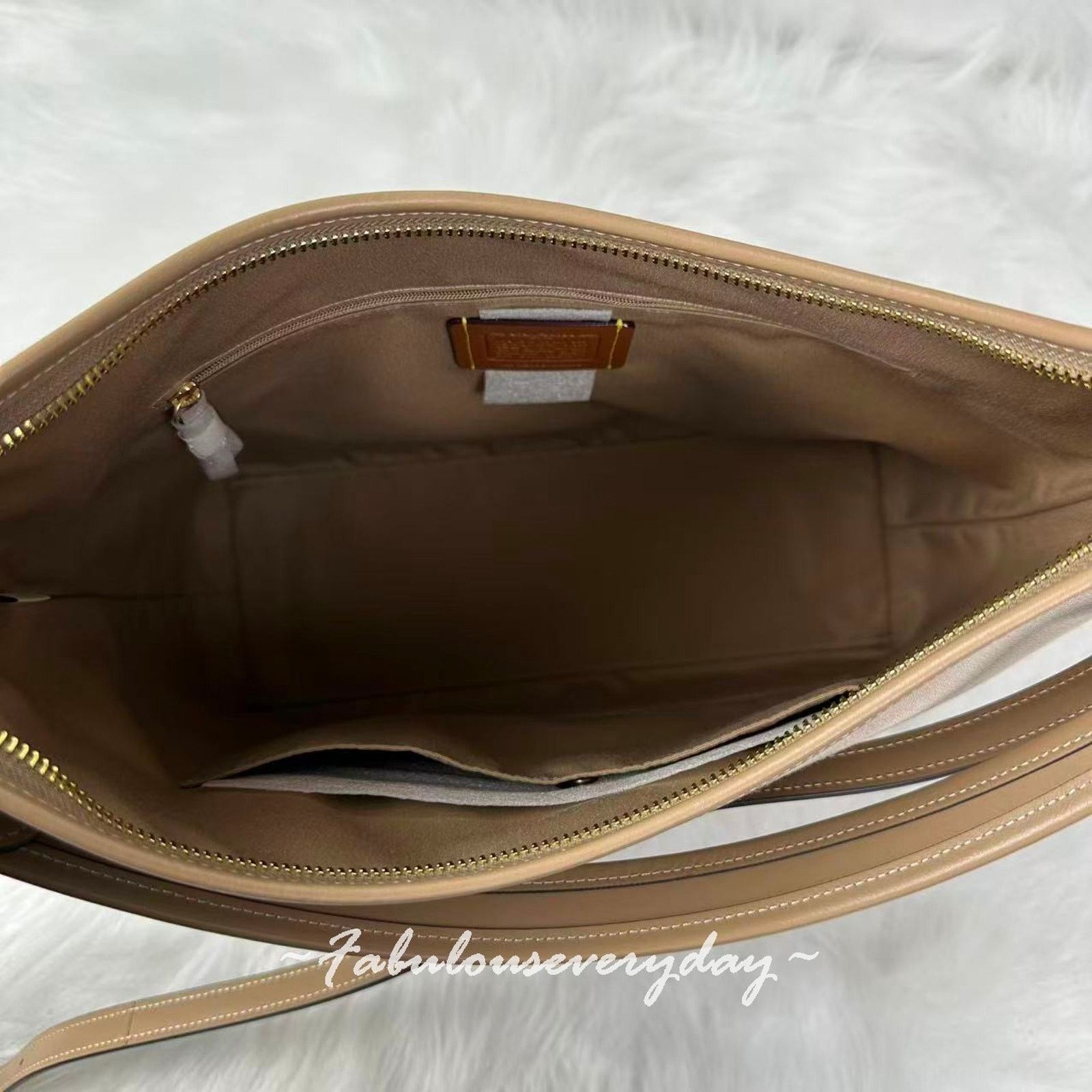 Coach Coach Laurel Large Shoulder HorseCarriage CAK92 Dark Natural Size ONE SIZE - 8 Thumbnail