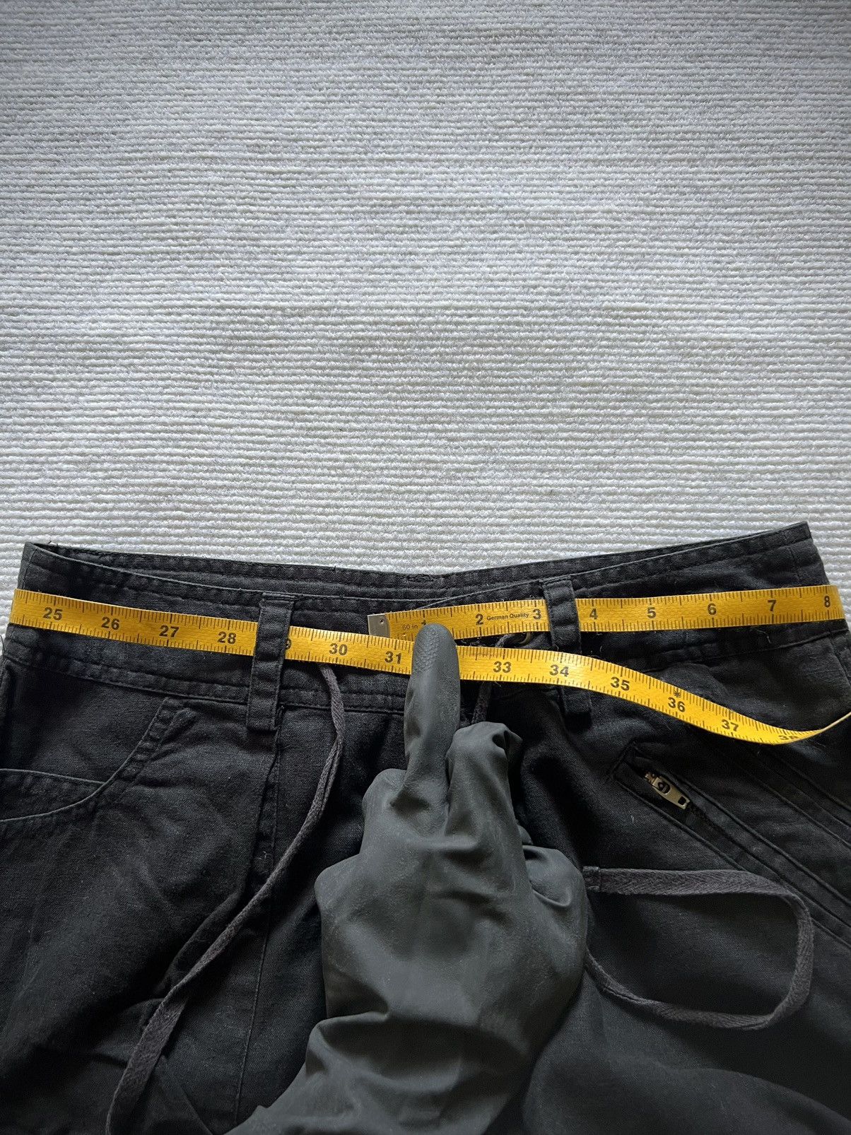 Japanese Brand Archive Flower Circle Multi-Pocket Black Cargo Pants 2000s Size US 29 - 8 Thumbnail