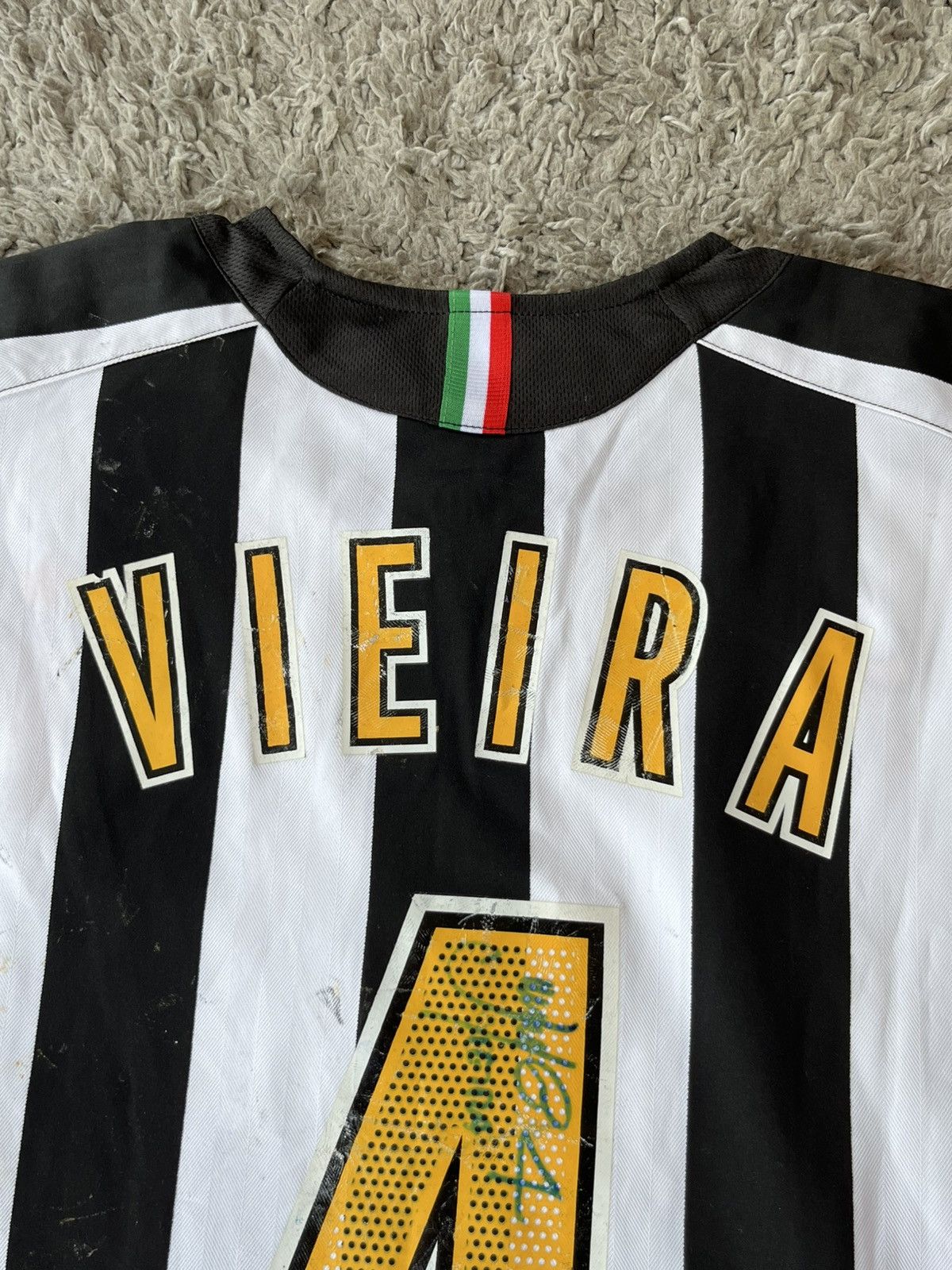 Nike Vintage Soccer Jersey Juventus 2005-2006 Veira❗️ Size US L / EU 52-54 / 3 - 9 Thumbnail
