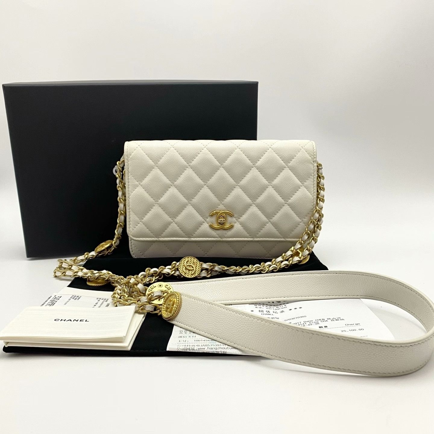 Chanel Pre-loved Bag Very good condition Size ONE SIZE - 1 Thumbnail