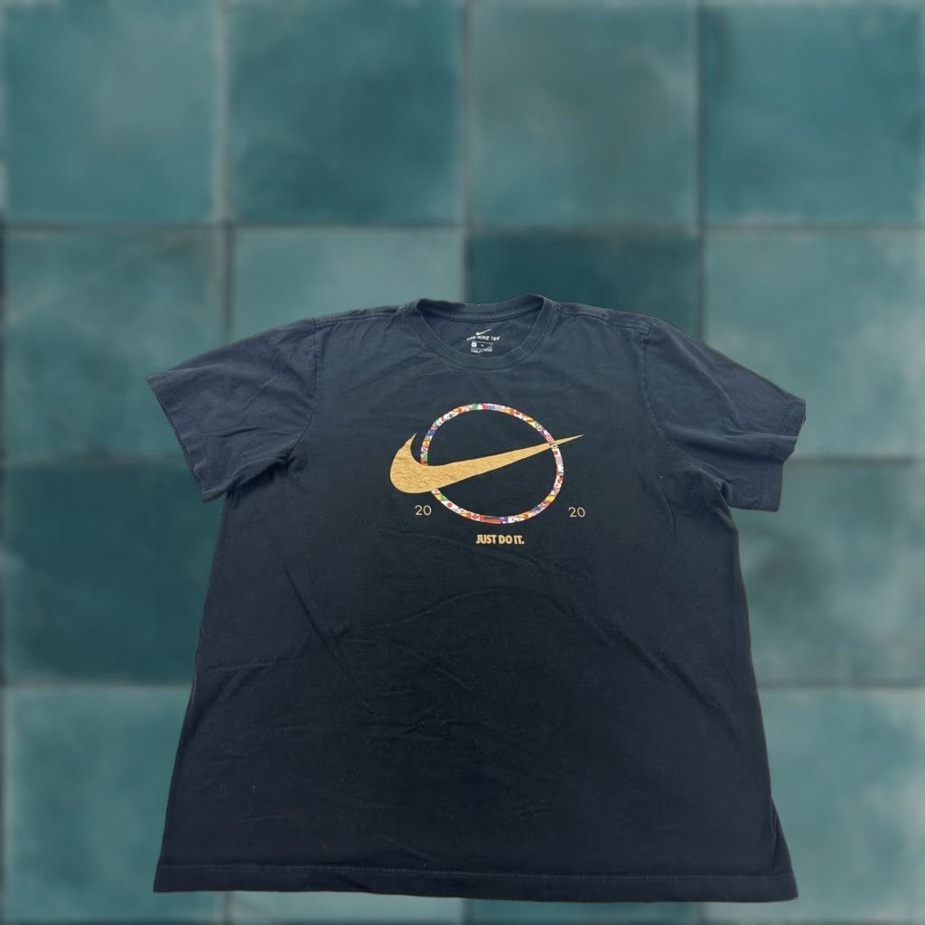 Nike Nike Men's XL T-Shirt Black Gold Swoosh 2020 Olympics World Cup Flags Graphic Tee Size US XL / EU 56 / 4 - 1 Thumbnail