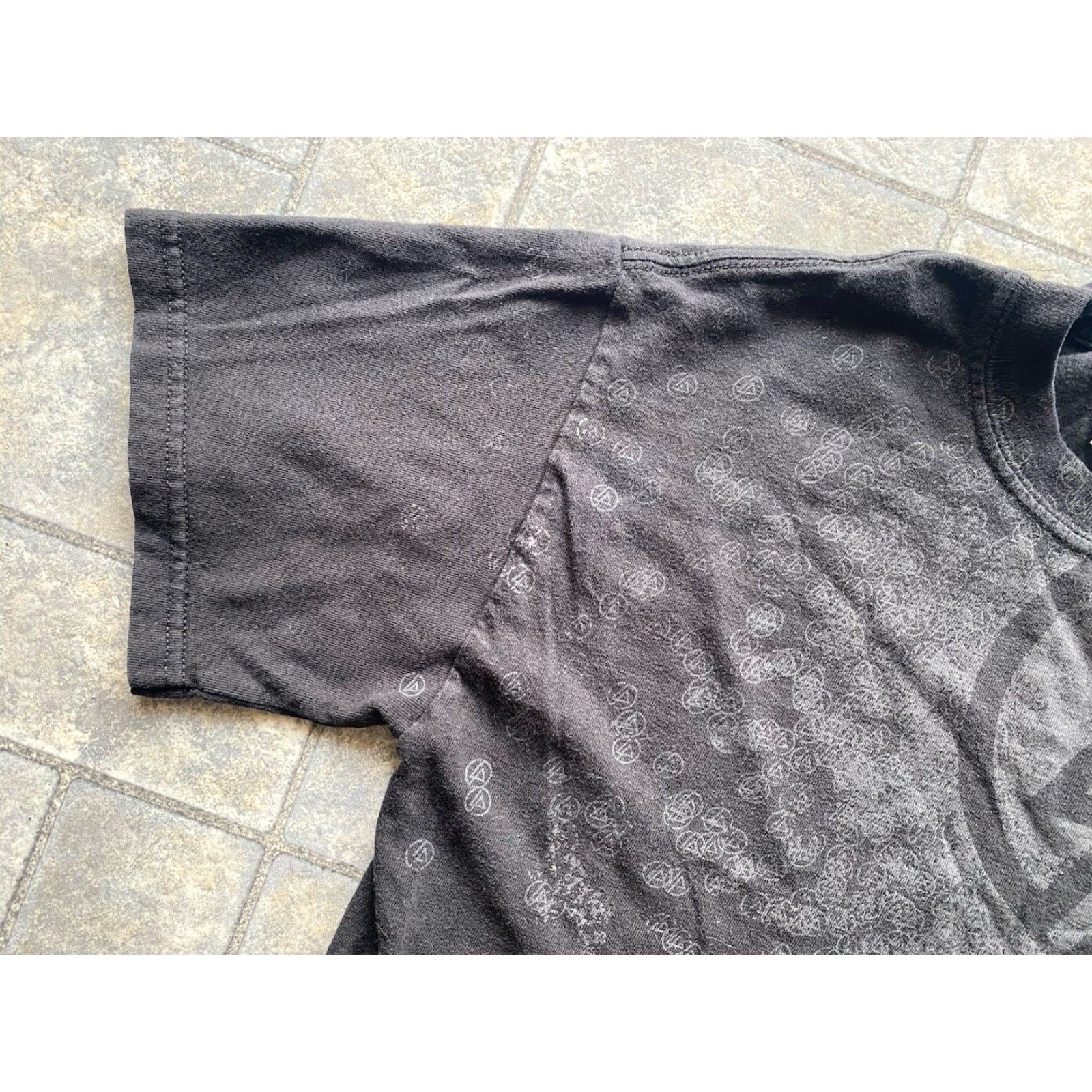 Vintage M&O KNITS T Shirt Men’s S Linkin Park Logo LP Black Short Sleeve Band Mens S Black Logo Short Sleeve Tee Size US S / EU 44-46 / 1 - 5 Thumbnail