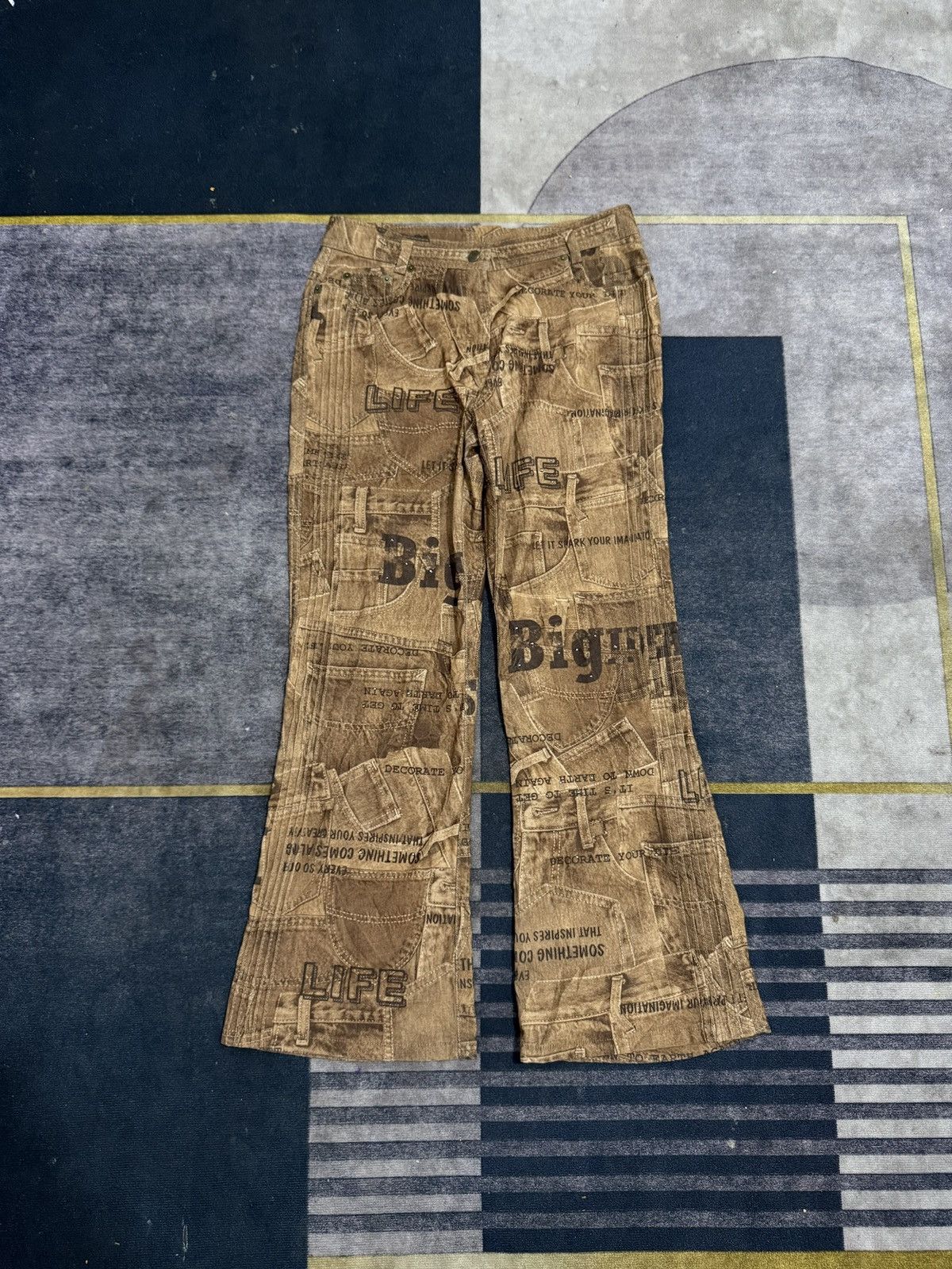 Le Grande Bleu (L.G.B.) LA MODA POJI PRINT ART BOOT CUT PANTS Size US 29 - 1 Thumbnail