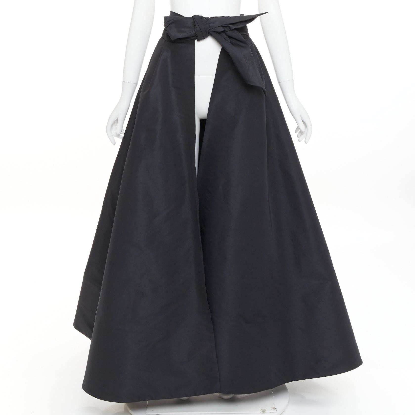 Alexandre Vauthier ALEXANDRE VAUTHIER COUTURE Runway black structured duchess satin self tie flared train skirt Size 25" / US 0 / IT 36 - 1 Thumbnail