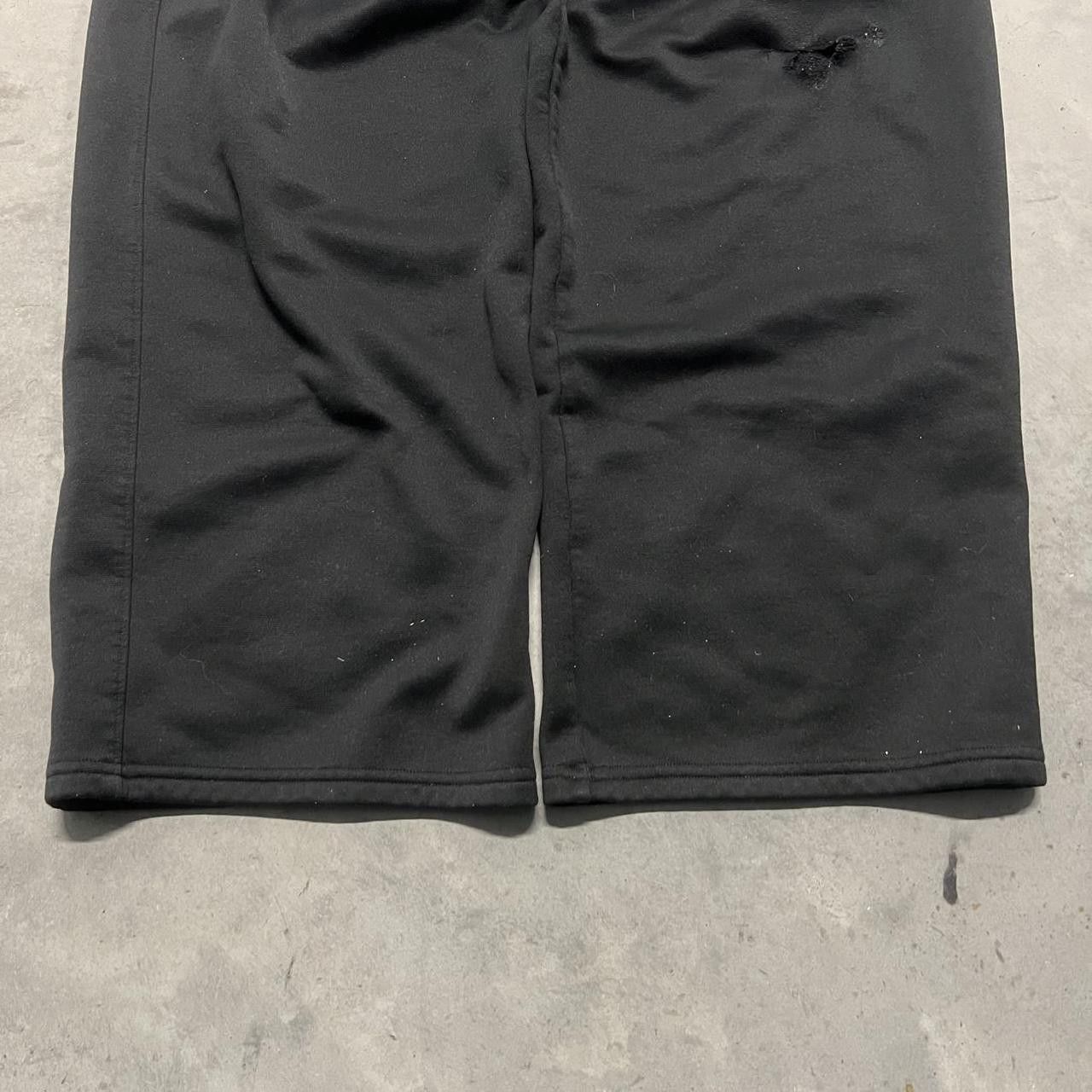 Under Armour Crazy Vintage Y2K/2000s Baggy Black under armour Sweatpants with adjustable waistband, pockets and knee rip! Size US 32 / EU 48 - 6 Thumbnail