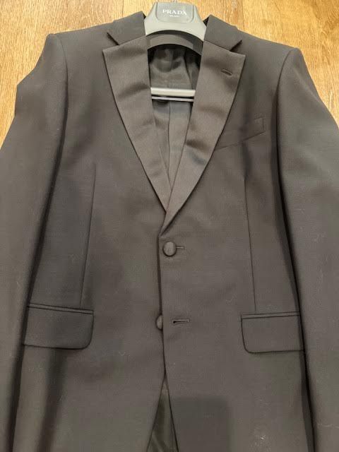 Prada Prada single breasted black suit with satin lapel Size 48R - 4 Thumbnail