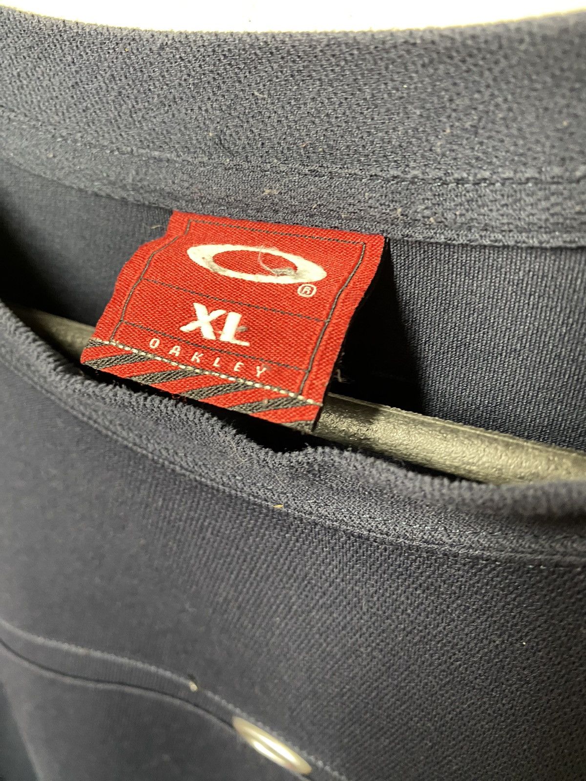 Oakley × Vintage OAKLEY 00s Software Center Logo “O” metal rubber T-shirt Size US XL / EU 56 / 4 - 2 Thumbnail