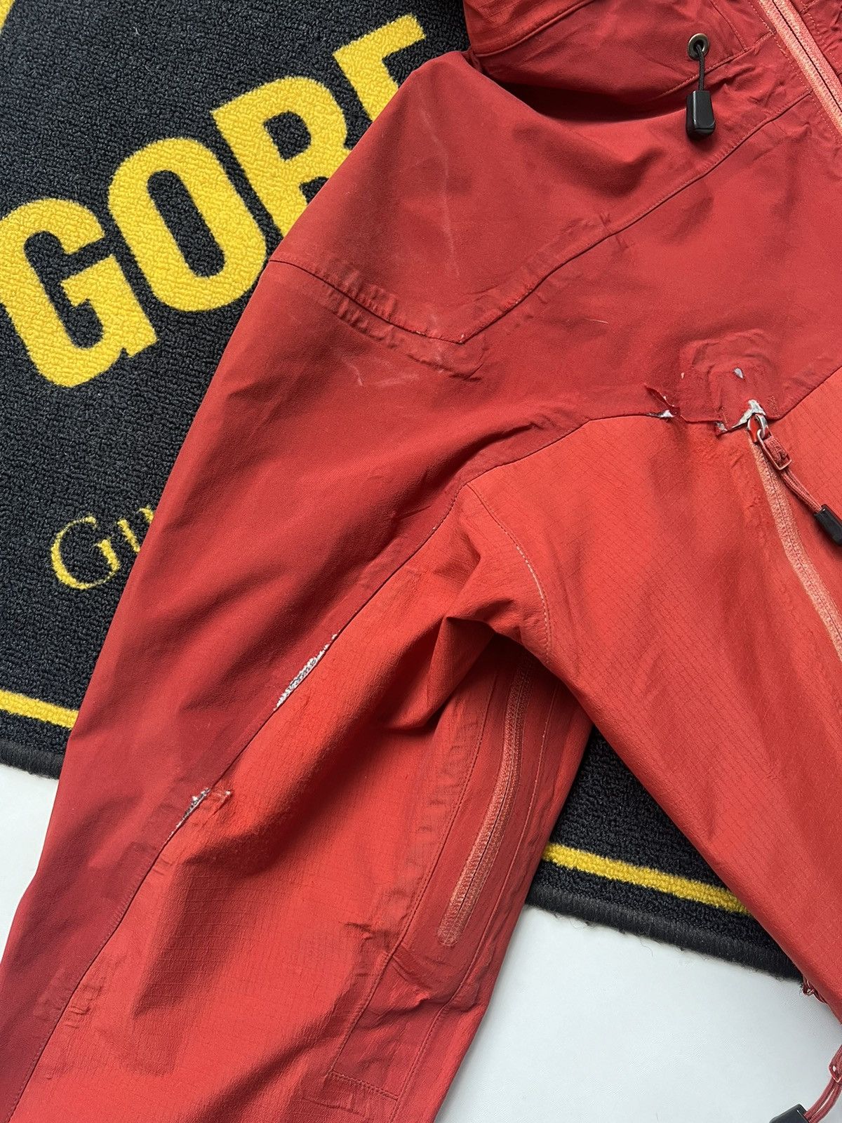 Arc'teryx 🔥Vintage 2004 Arcteryx Theta SV Sangria Red Gore-Tex Jacket Size US XL / EU 56 / 4 - 11 Thumbnail