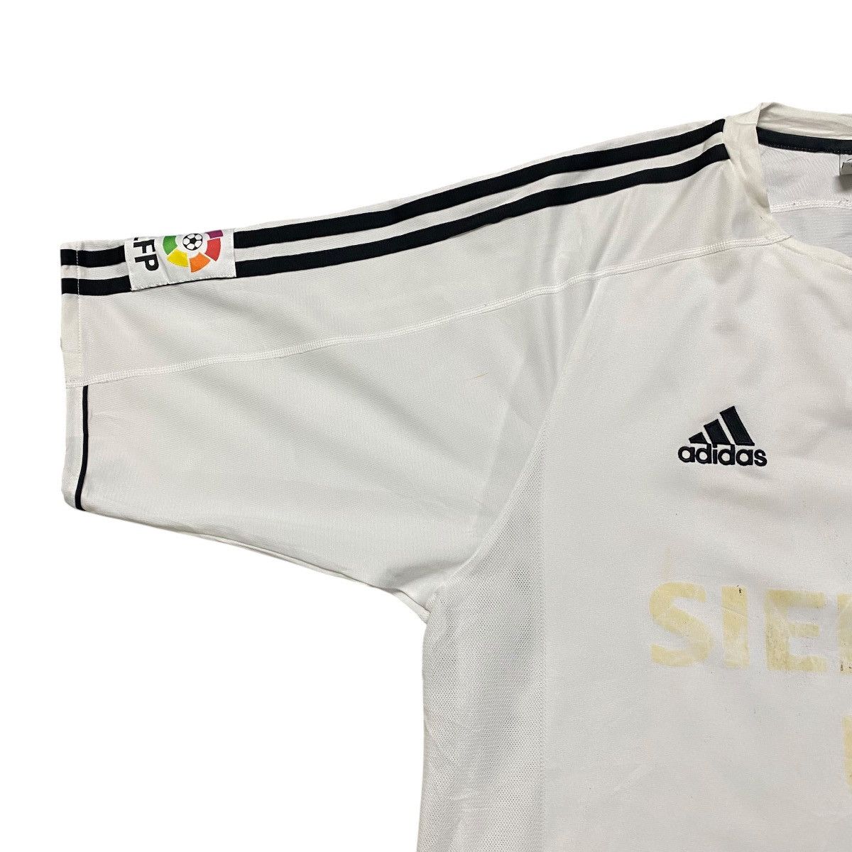 Vintage Vintage Real Madrid Jersey 2003 Home Size US L / EU 52-54 / 3 - 4 Thumbnail
