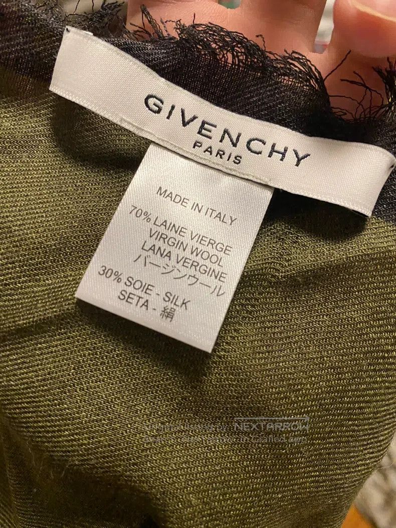 Givenchy Givenchy Big dog head scarf Size ONE SIZE - 3 Thumbnail
