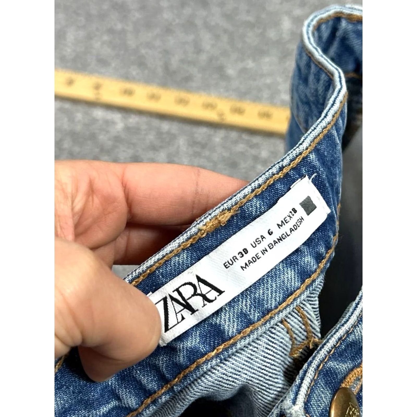 Zara Zara Shorts Women's 6 Light Medium Wash Denim Cut Offs Size 28" / US 6 / IT 42 - 6 Thumbnail
