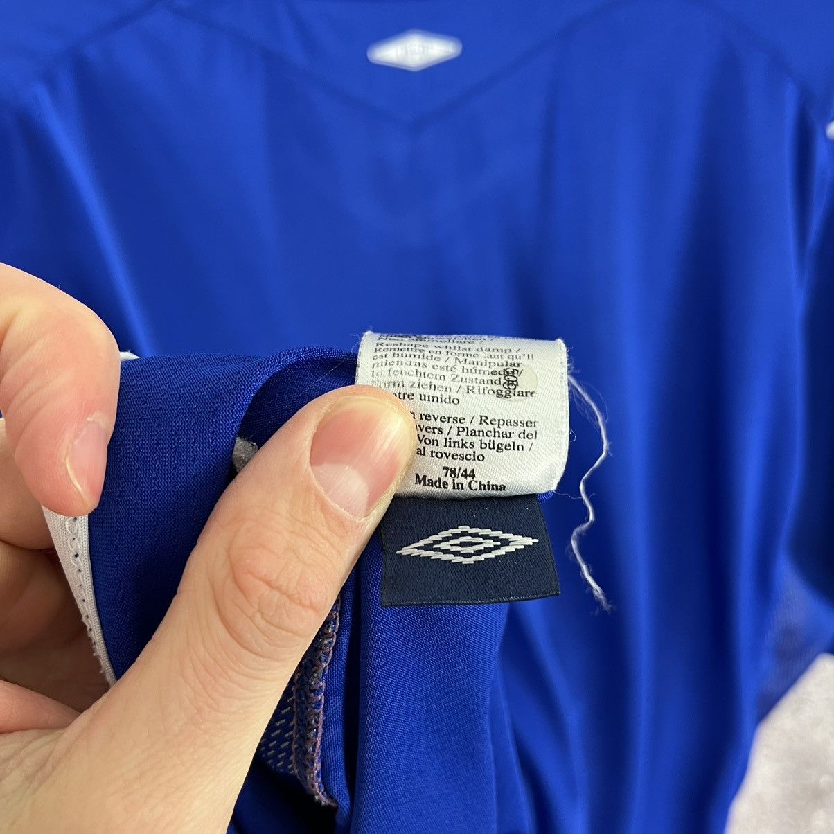 Umbro Umbro Everton 2004/2005 Home Soccer Jersey T-Shirt Size XL Size US XL / EU 56 / 4 - 15 Thumbnail