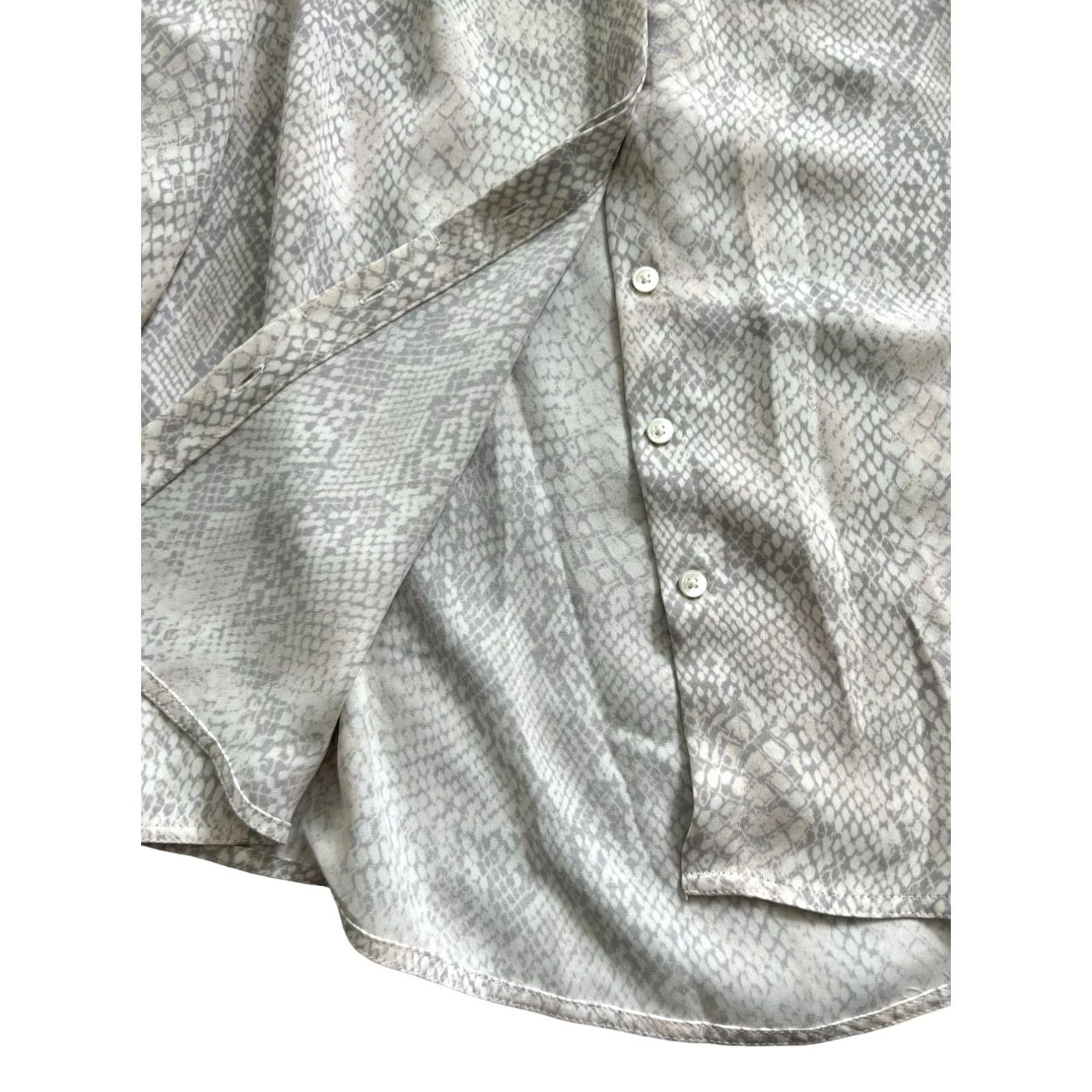 Vintage Babaton Blouse Womens XS Gray Snake Skin Design V-Neck Long Sleeve Pullover Size Size XS / US 0-2 / IT 36-38 - 4 Thumbnail