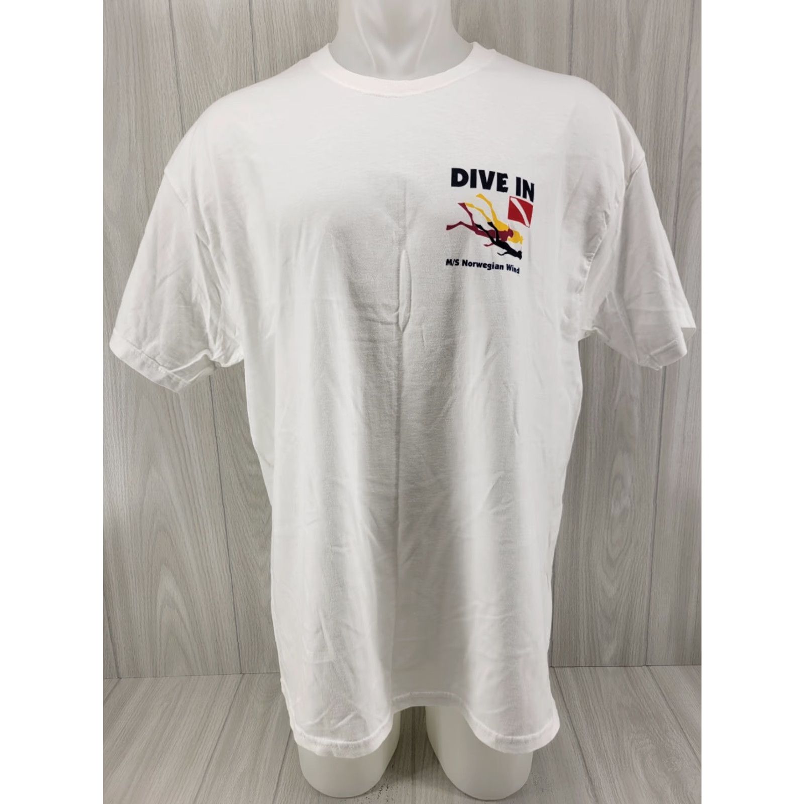 Hanes VINTAGE 90s Dive In T-Shirt M/S Norwegian Wind XL Double Sided Shirt Mens XL White Hanes Dive In Logo 90s Cruise Scuba Vintage Double-Sided Size US XL / EU 56 / 4 - 2 Thumbnail