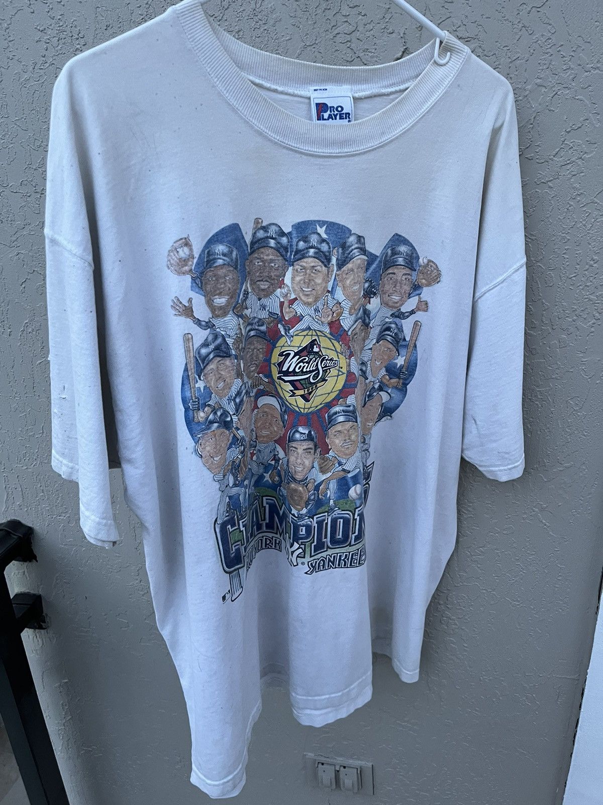 image of Vintage Ny Yankees 1998 World Series in White, Men's (Size XL)