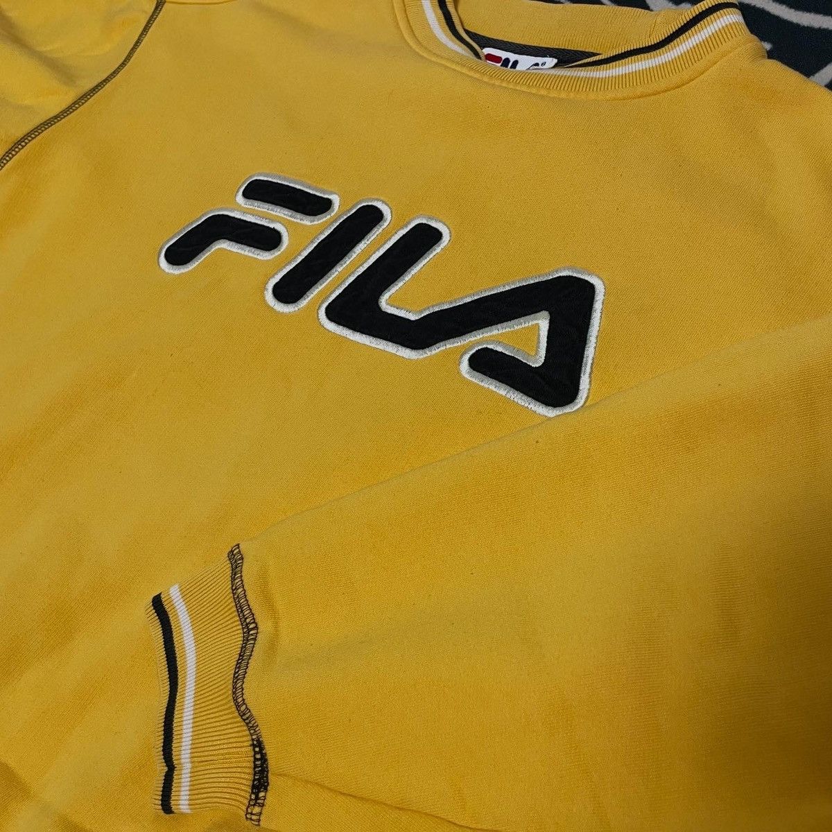 Fila 90s Vintage Fila Sweatshirt Yellow boxy Size US S / EU 44-46 / 1 - 4 Thumbnail
