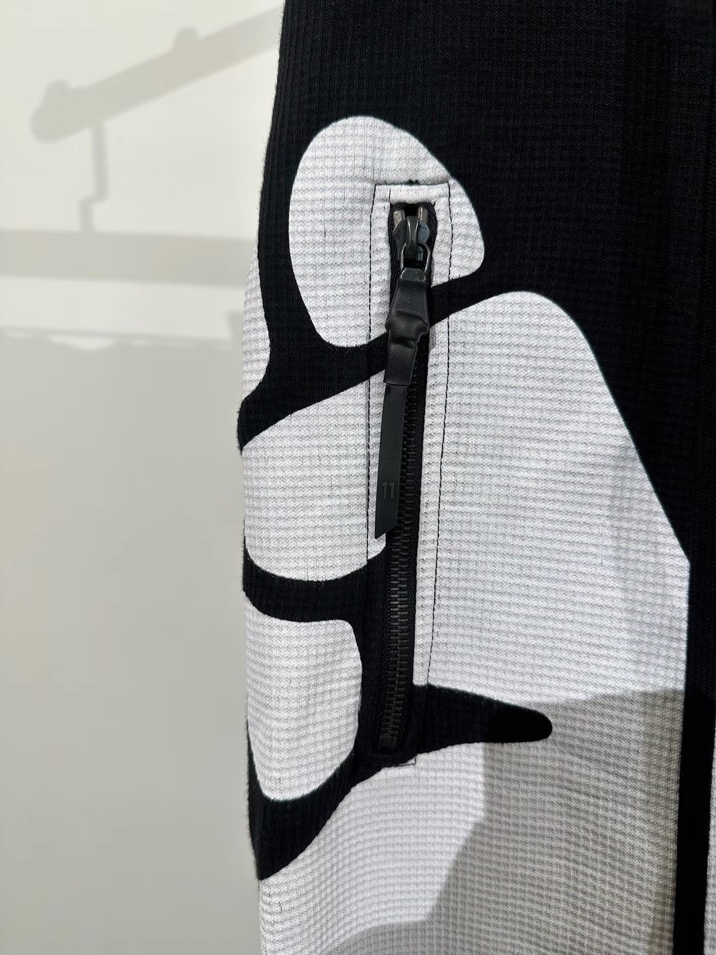 11 By Boris Bidjan Saberi 11by BBS Print Elastic Cuff Sweatpants K35 Size US 31 - 6 Thumbnail