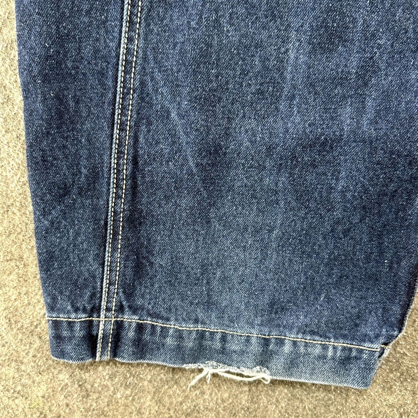 Karl Kani VINTAGE Karl Kani Jeans Mens 42x34 Blue Cargo Dark Wash Skater Loose Baggy 90s Jeans Mens Regular 42 Blue Vintage Classic Casual Western Mens Size US 42 / EU 58 - 3 Thumbnail