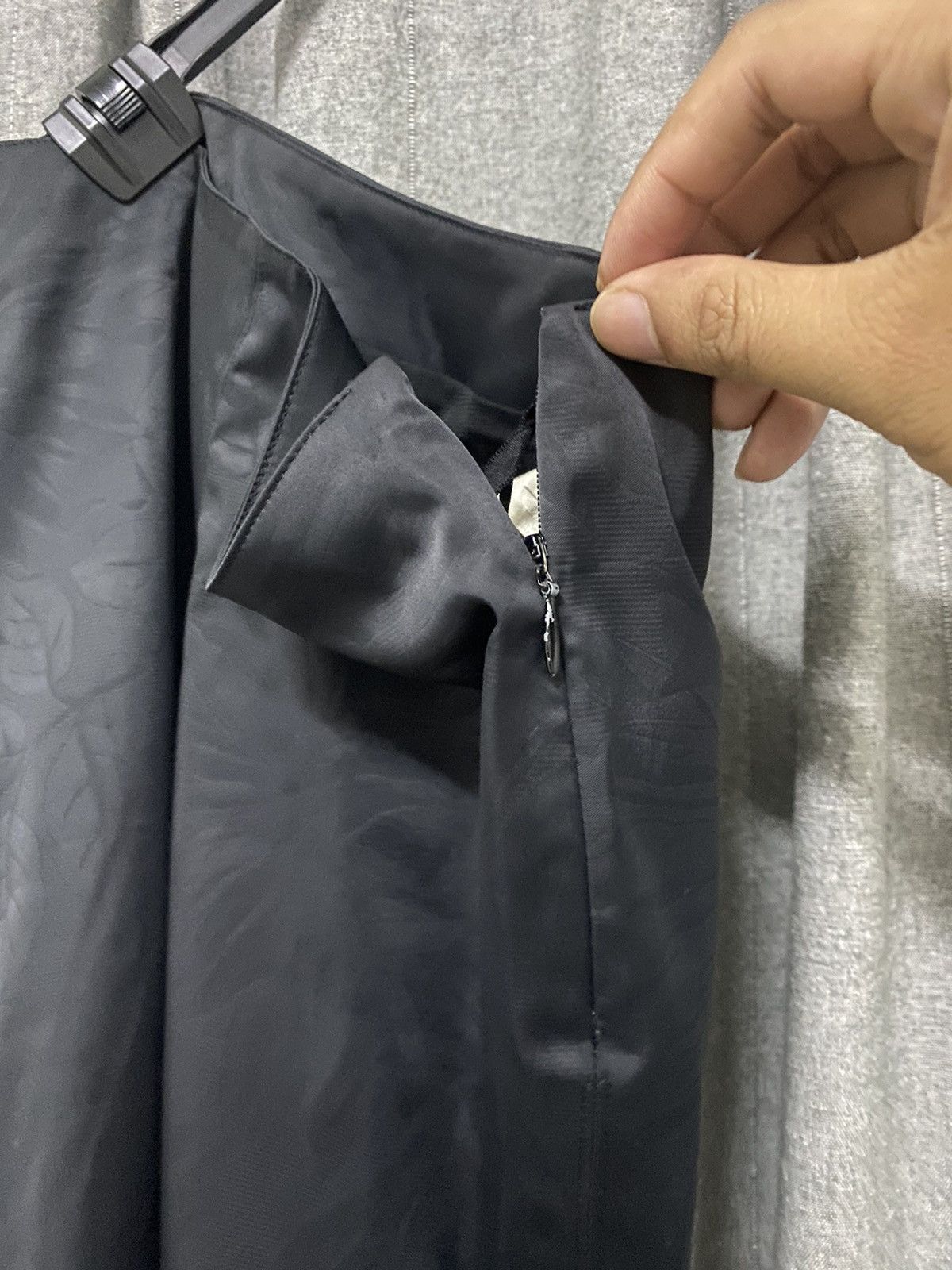 Jean Paul Gaultier Jean Paul Gaultier Femme Waxed Flare Black Flower Motive Size 28" / US 6 / IT 42 - 9 Thumbnail
