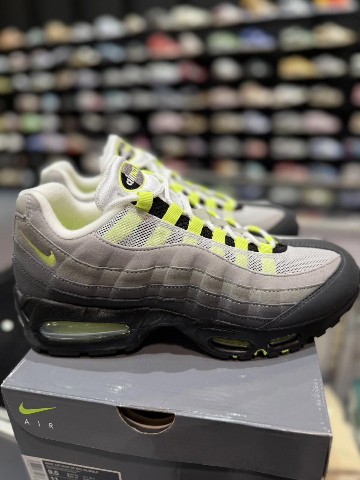 Nike Size 9.5 - Nike Air Max 95 OG 2025/2026 Neon (HM4740 001) Size US 9.5 / EU 42-43 - 7 Thumbnail