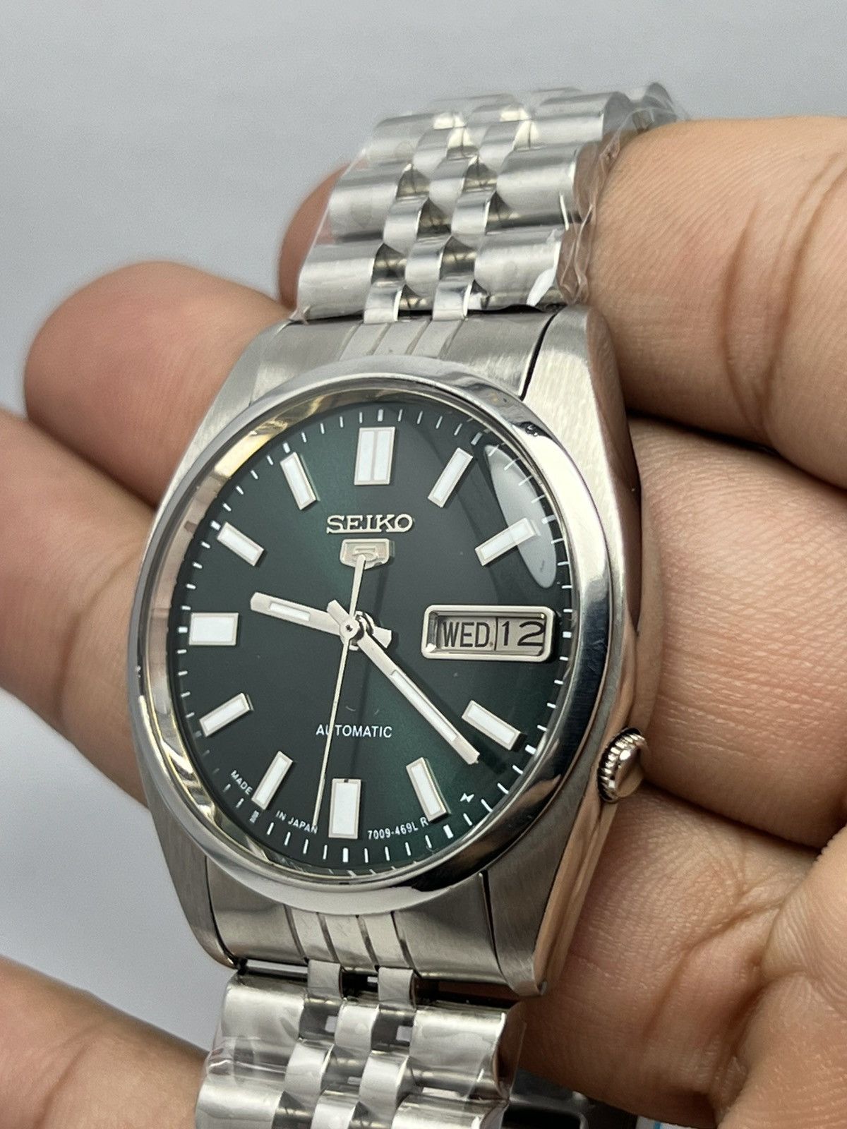 Seiko Seiko 5 Automatic Baton Dial Wrist Watch Day/Date Japan Size 36 - 6 Thumbnail