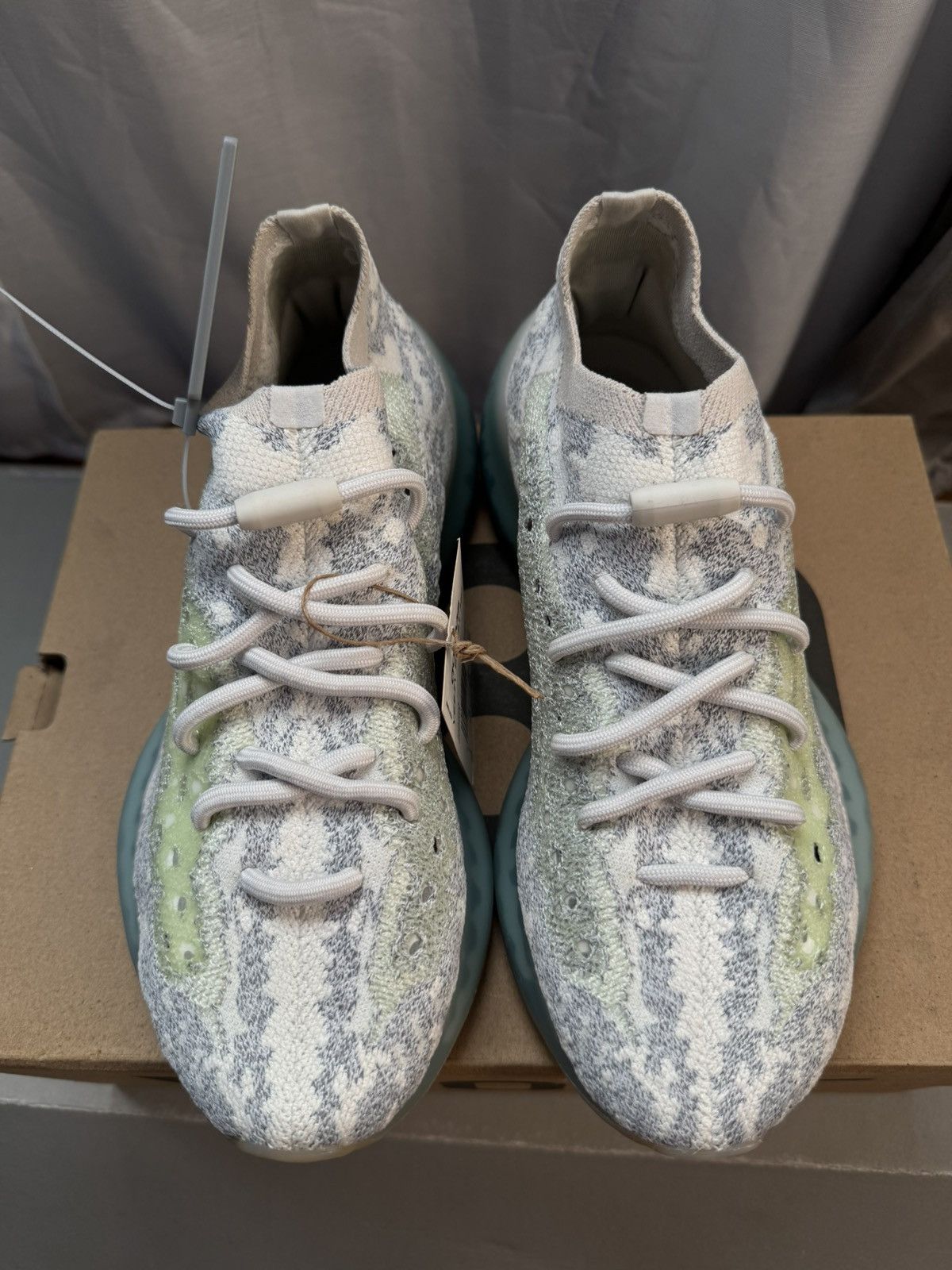 Yeezy Yeezy Boost 380 ‘Alien Blue Size US 7.5 / EU 40-41 - 3 Thumbnail