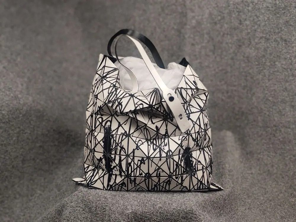 Issey Miyake Issey Miyake Bao Bao Japan Curtis Krig Tote Bag Black Art Size ONE SIZE - 1 Thumbnail