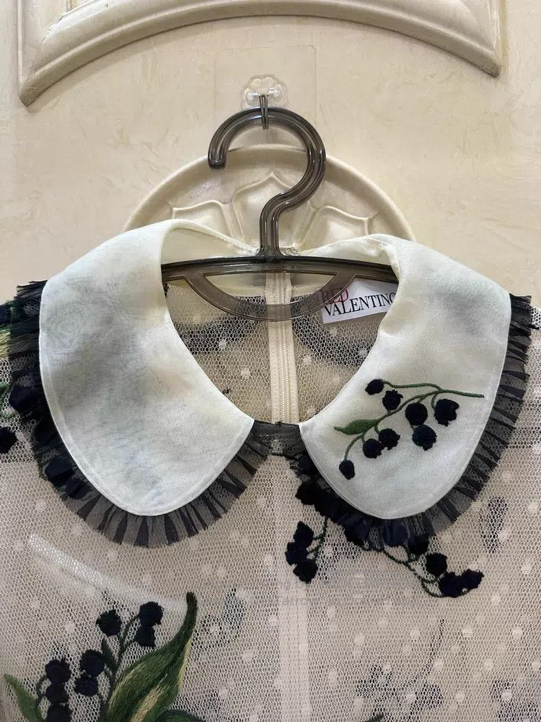 Valentino Valentino Lily of the valley embroidered mesh doll collar Size M / US 6-8 / IT 42-44 - 4 Thumbnail