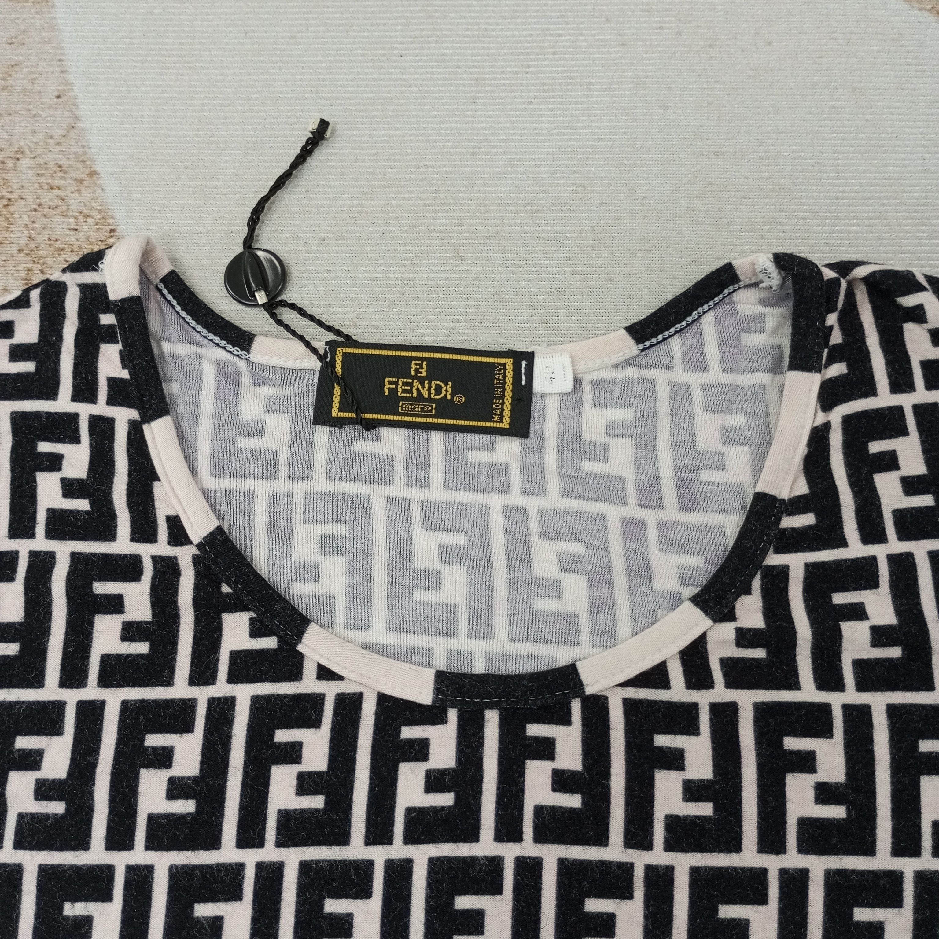 Fendi Fendi Fashion Brand Tshirt c239n47 Size XXS / US 00 / IT 34 - 2 Thumbnail