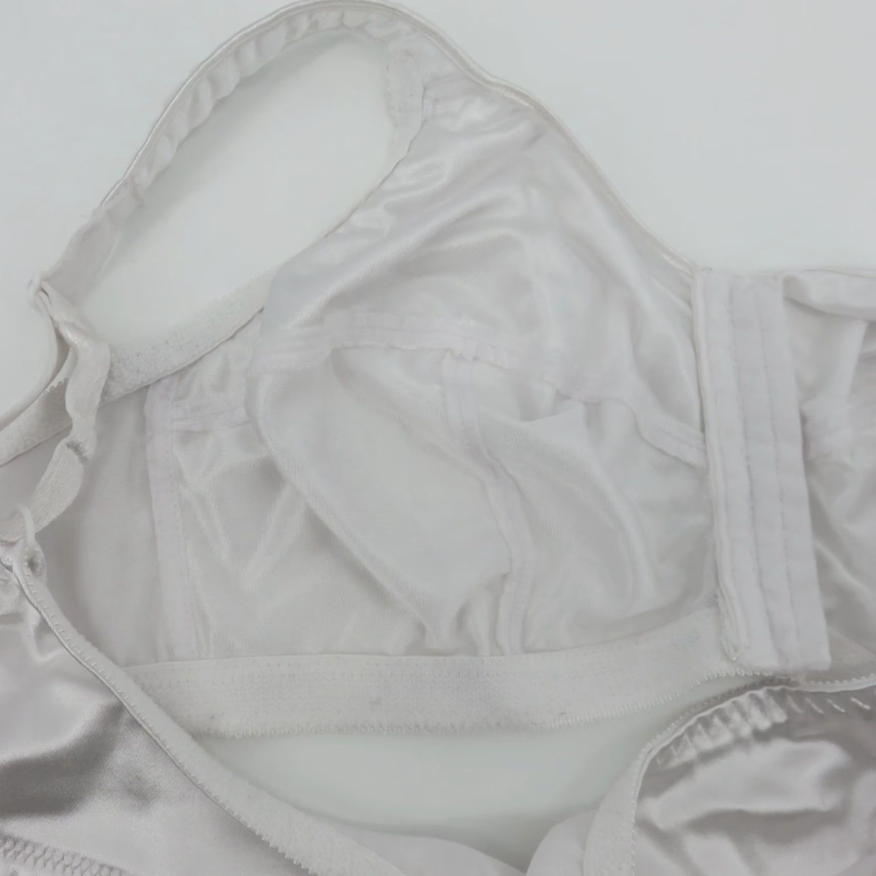 Vintage Playtex 46C Bra White Leaf Front Close No Wire Wireless Unlined Women Plus Size T-Shirt Bra Size ONE SIZE - 7 Thumbnail