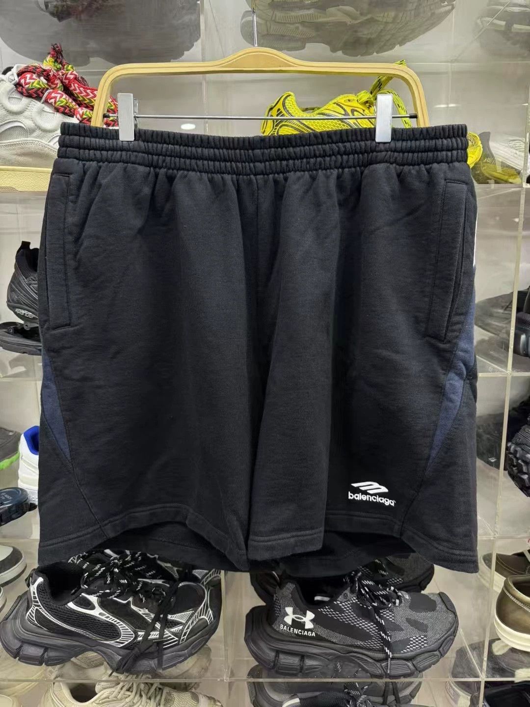Balenciaga Balenciaga 3B Sports Shorts L - dmc Size US 36 / EU 52 - 1 Thumbnail