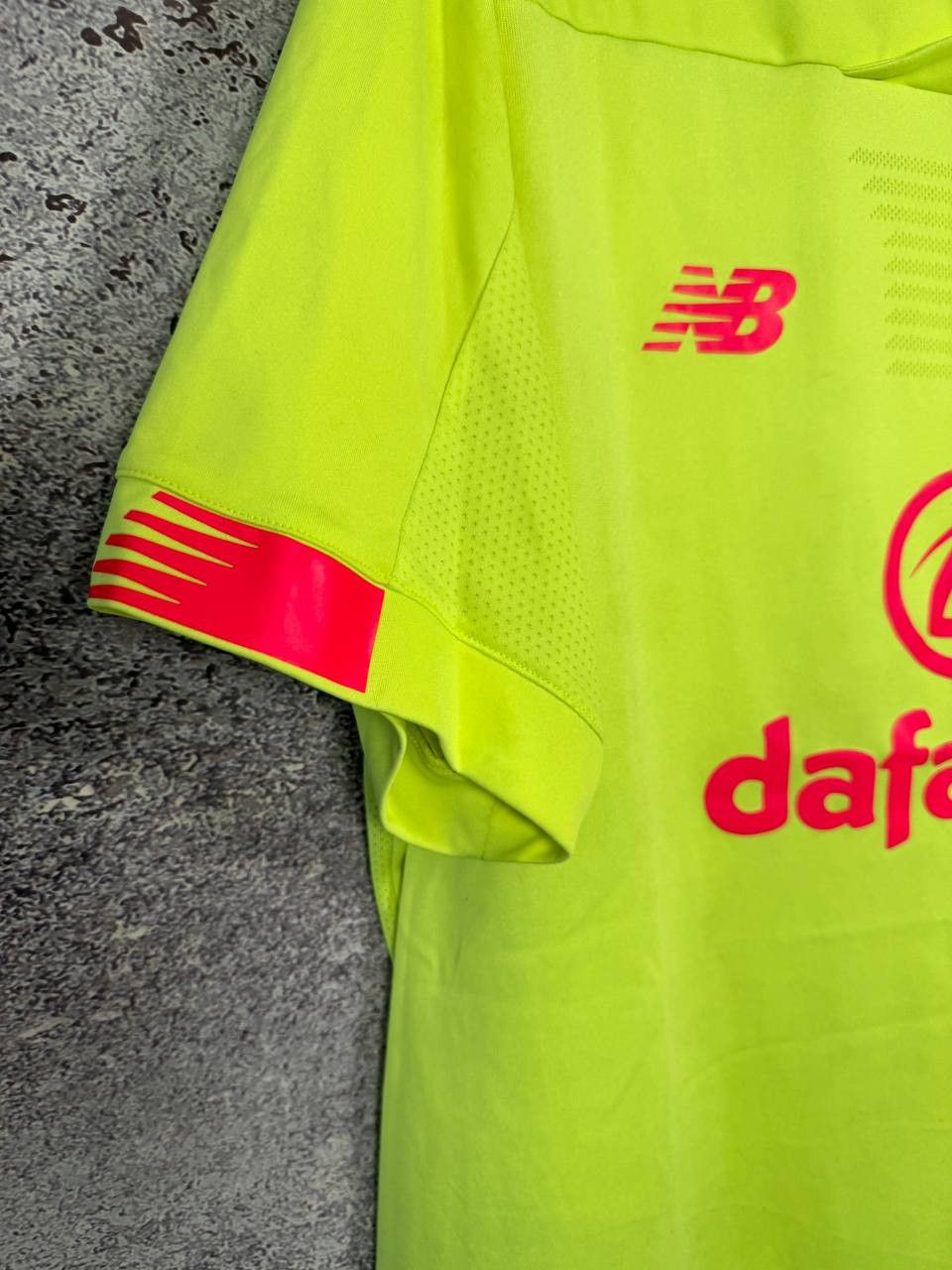 New Balance × Vintage Vintage Celtic 2019/20 GK NB Soccer Jersey Blokcore Size US XL / EU 56 / 4 - 7 Thumbnail