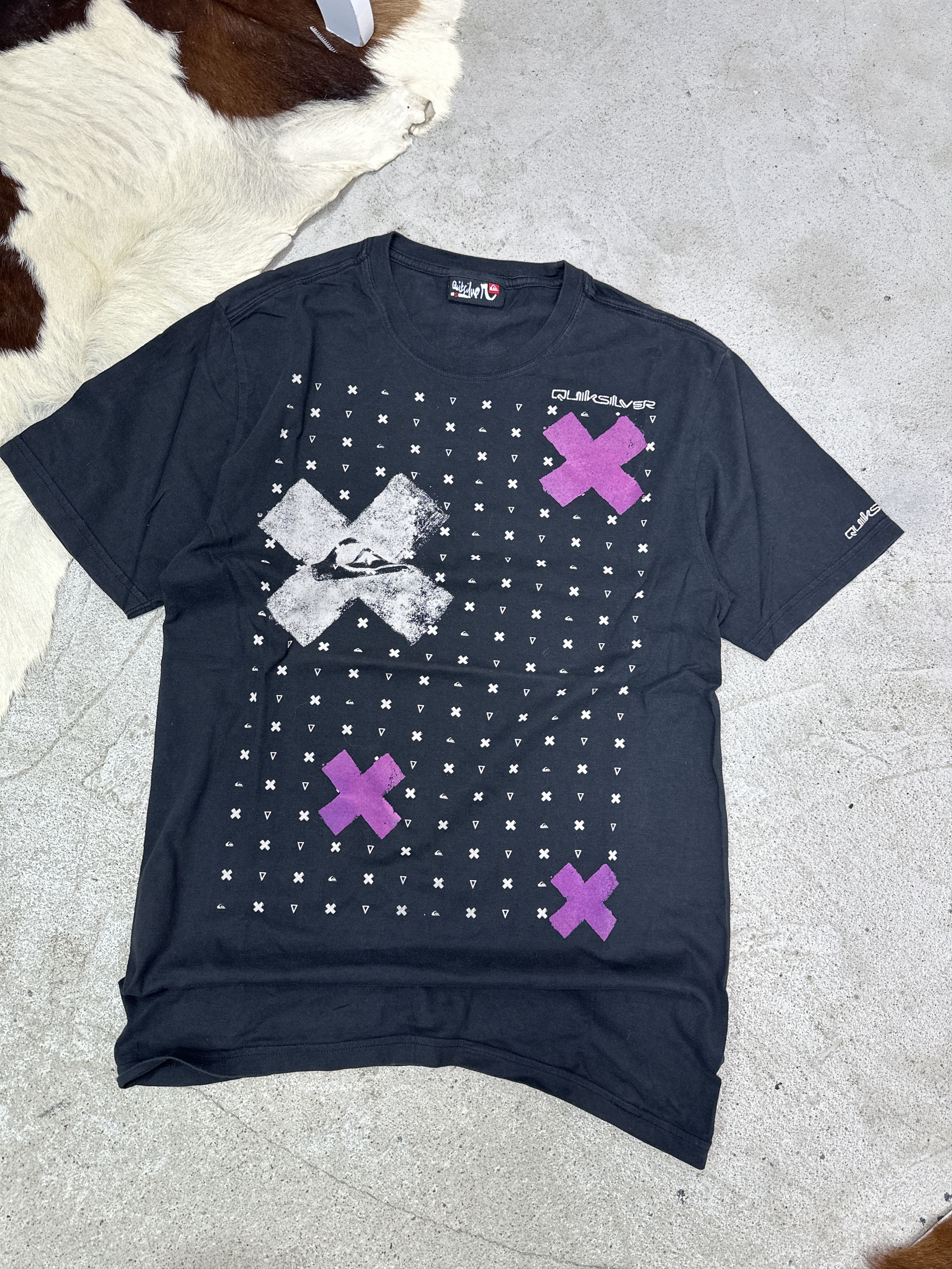 Quiksilver Vintage Casual Streetwear Quiksilver T-shirt Y2K Size US S / EU 44-46 / 1 - 1 Thumbnail
