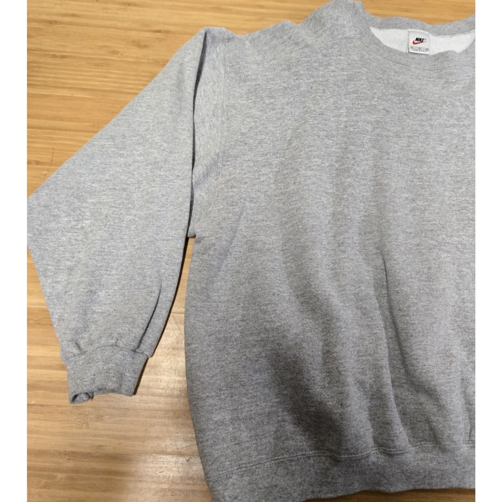 Nike Vintage Nike Sweatshirt Mens XL Gray Crewneck Swoosh Embroidered Made USA 90s Size US XL / EU 56 / 4 - 3 Thumbnail