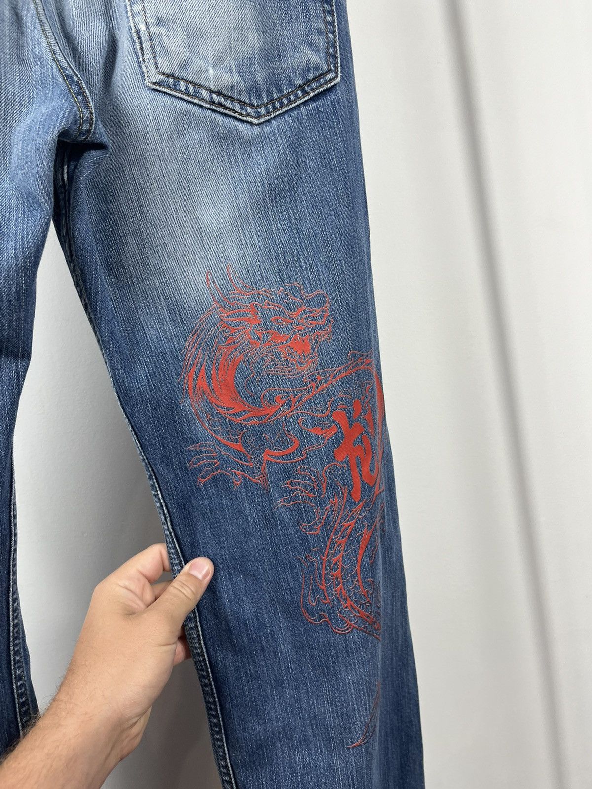 Levi's Levi’s 506 Custom Dragon Print Jeans Red Graphic Rear Art Size US 32 / EU 48 - 7 Thumbnail