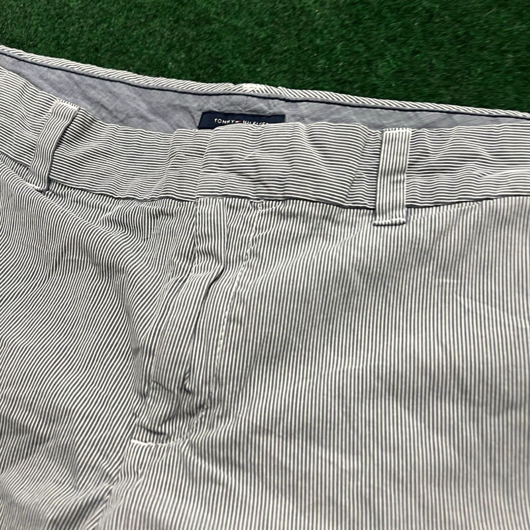 Tommy Hilfiger Tommy Hilfiger Womens Bermuda Shorts Blue White Stripes Sz 12 Cotton Blend Size 34" / US 12 / IT 48 - 4 Thumbnail