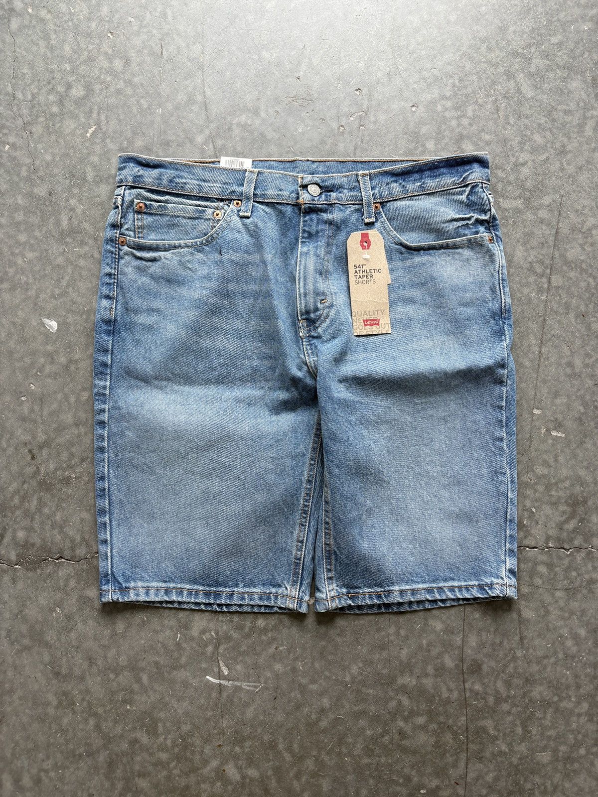Levi's BNWT Levis 541 Denim Jean Shorts Size 34 Size US 34 / EU 50 - 1 Thumbnail