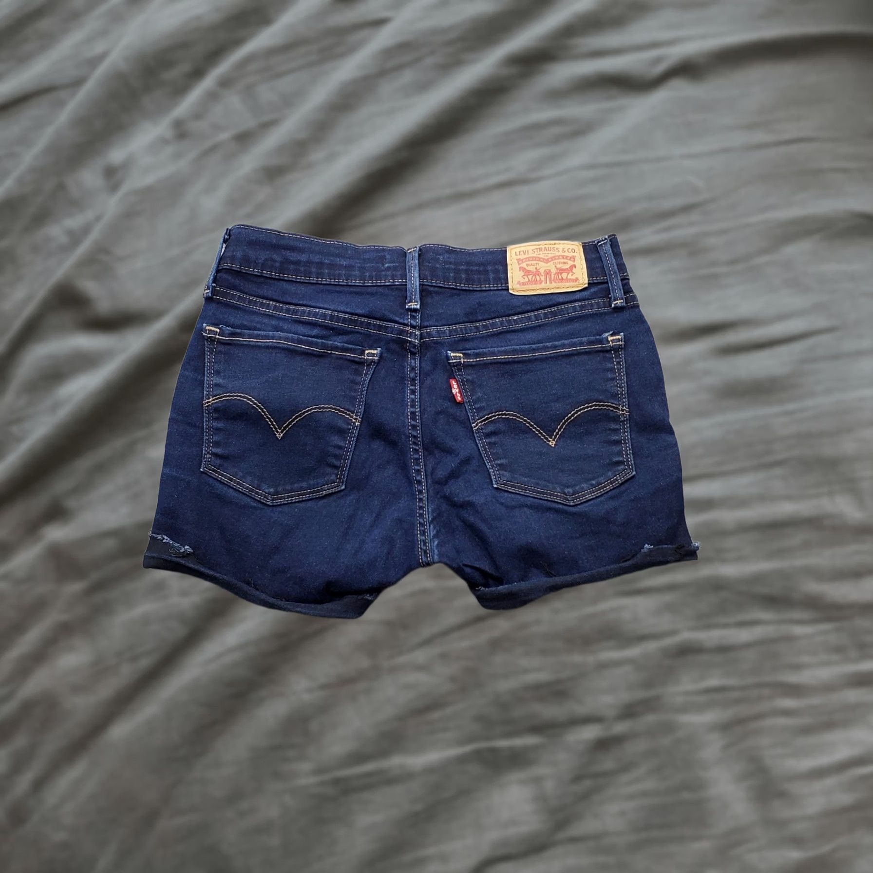 Levi's Levi's 710 Women 26 Shorts Blue Denim Medium Wash Cuffed Red Tab 2.75 Inseam 5-Pocket Denim Pocket Regular Fit Casual Summer Spring Womens Size 26 Size 26" / US 2 / IT 38 - 1 Thumbnail