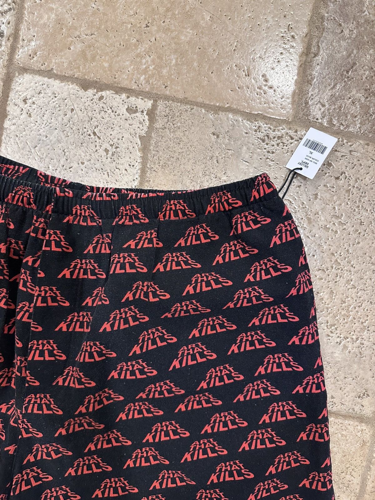 Gallery Dept. Gallery Dept Monogram Art That Kills ATK Black/Red Shorts Size US 36 / EU 52 - 3 Thumbnail