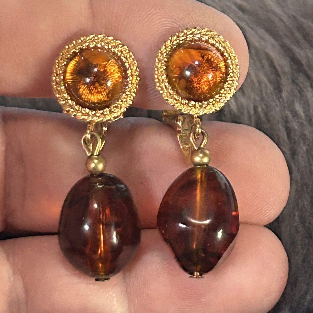 Vintage Vintage Crown Trifari mid century amber lucite earrings Size ONE SIZE - 1 Thumbnail